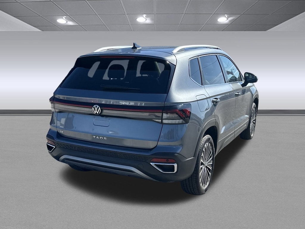 Used 2025 Volkswagen Taos SE