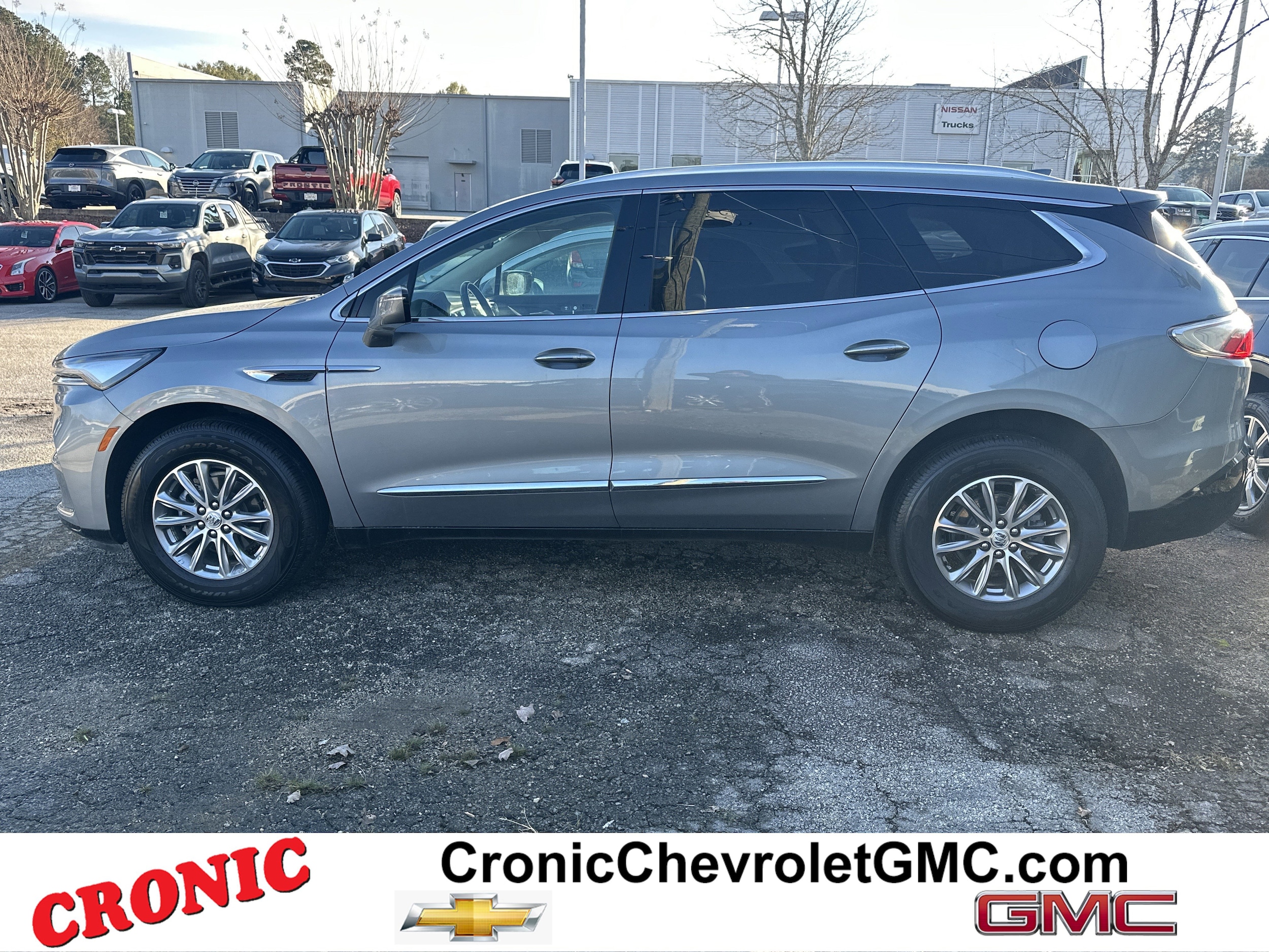 2023 Buick Enclave Essence's photo