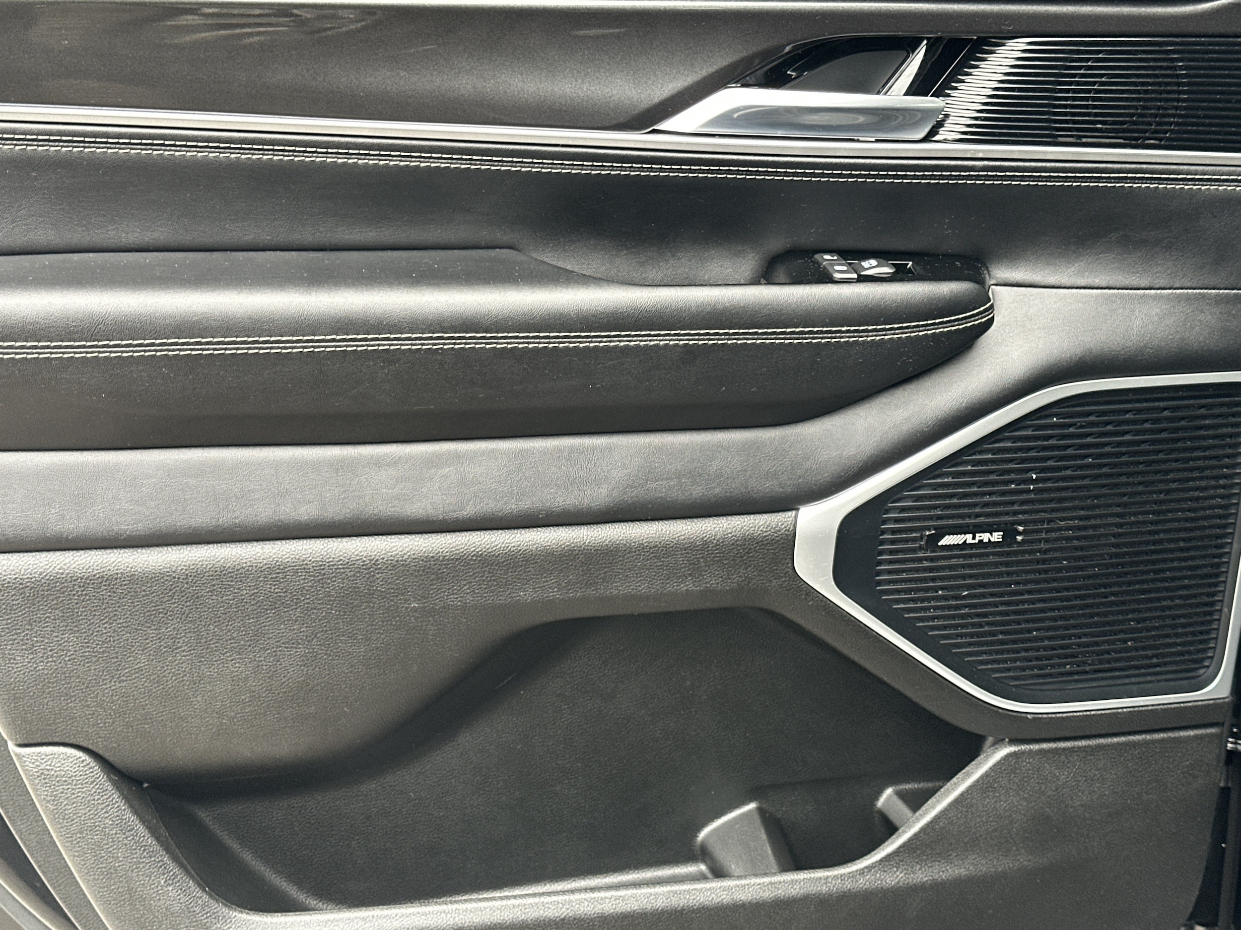 2022 Jeep Wagoneer Series I - Photo 21