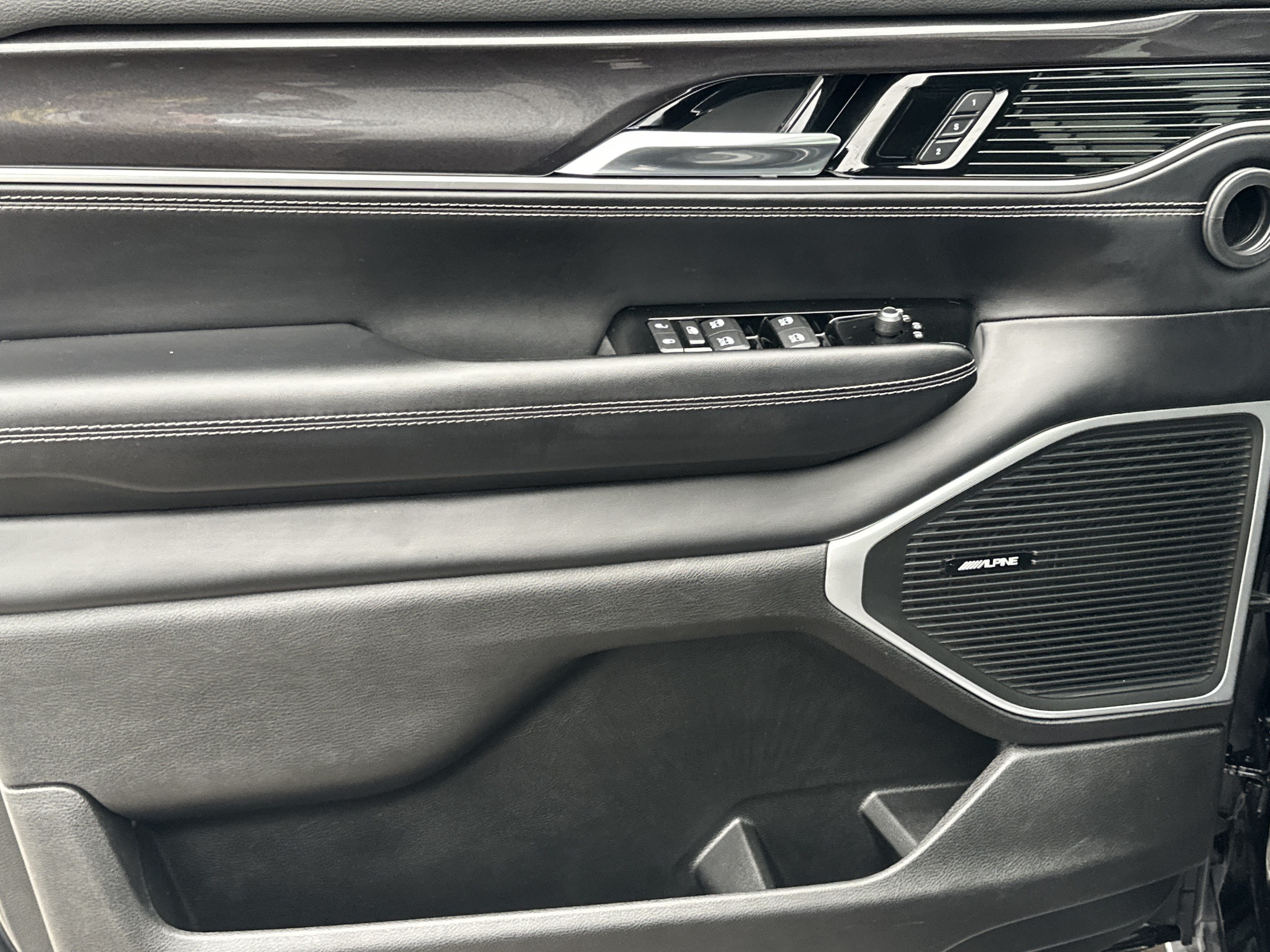 2022 Jeep Wagoneer Series I - Photo 10