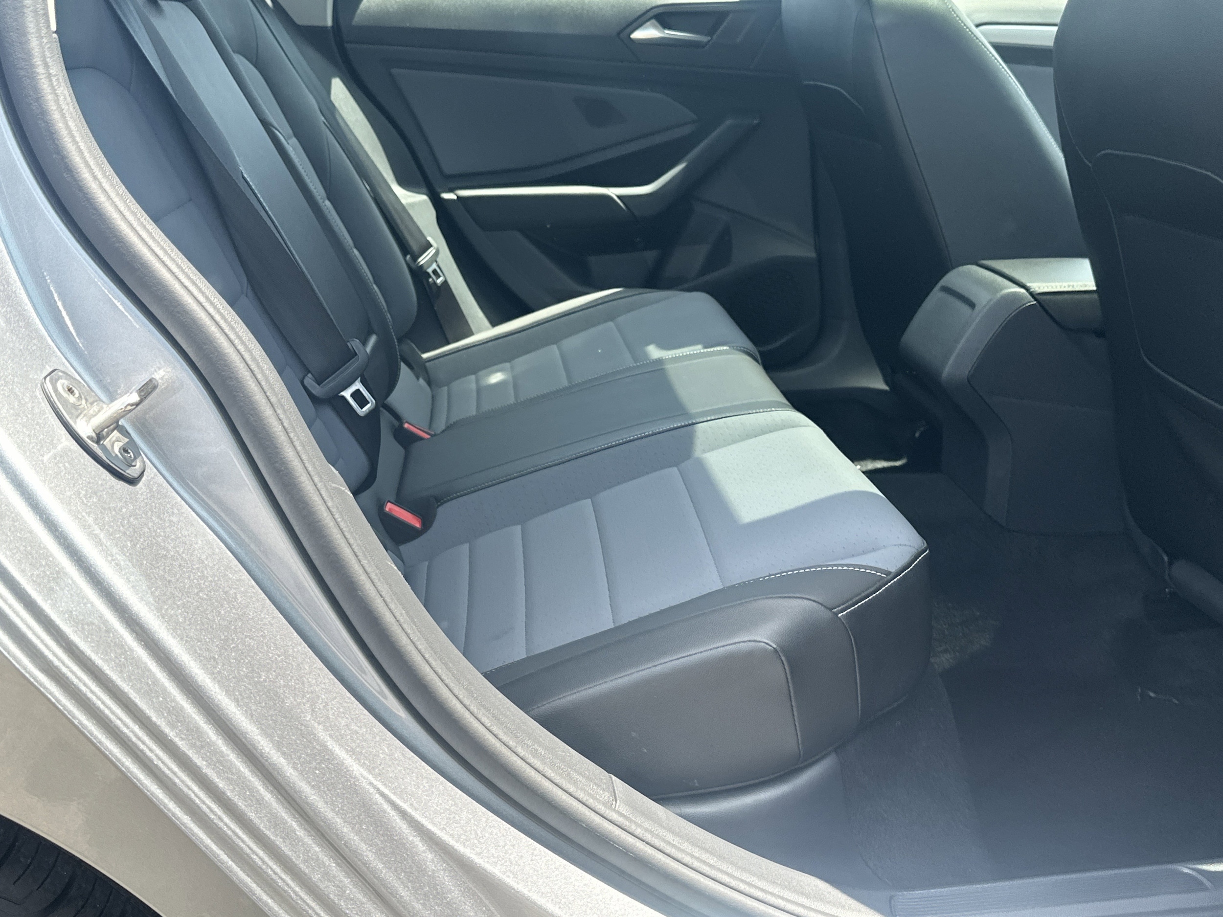 2025 Volkswagen Jetta SE - Photo 15