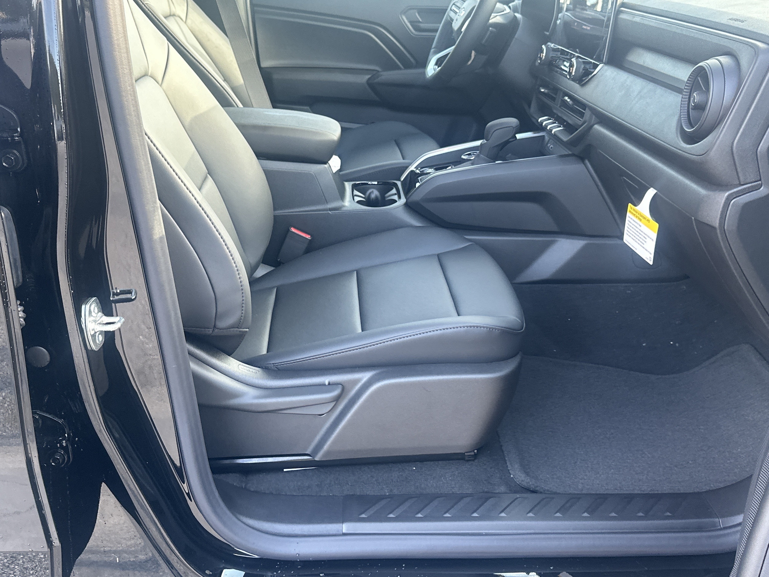 2026 Chevrolet Colorado Trail Boss - Photo 13