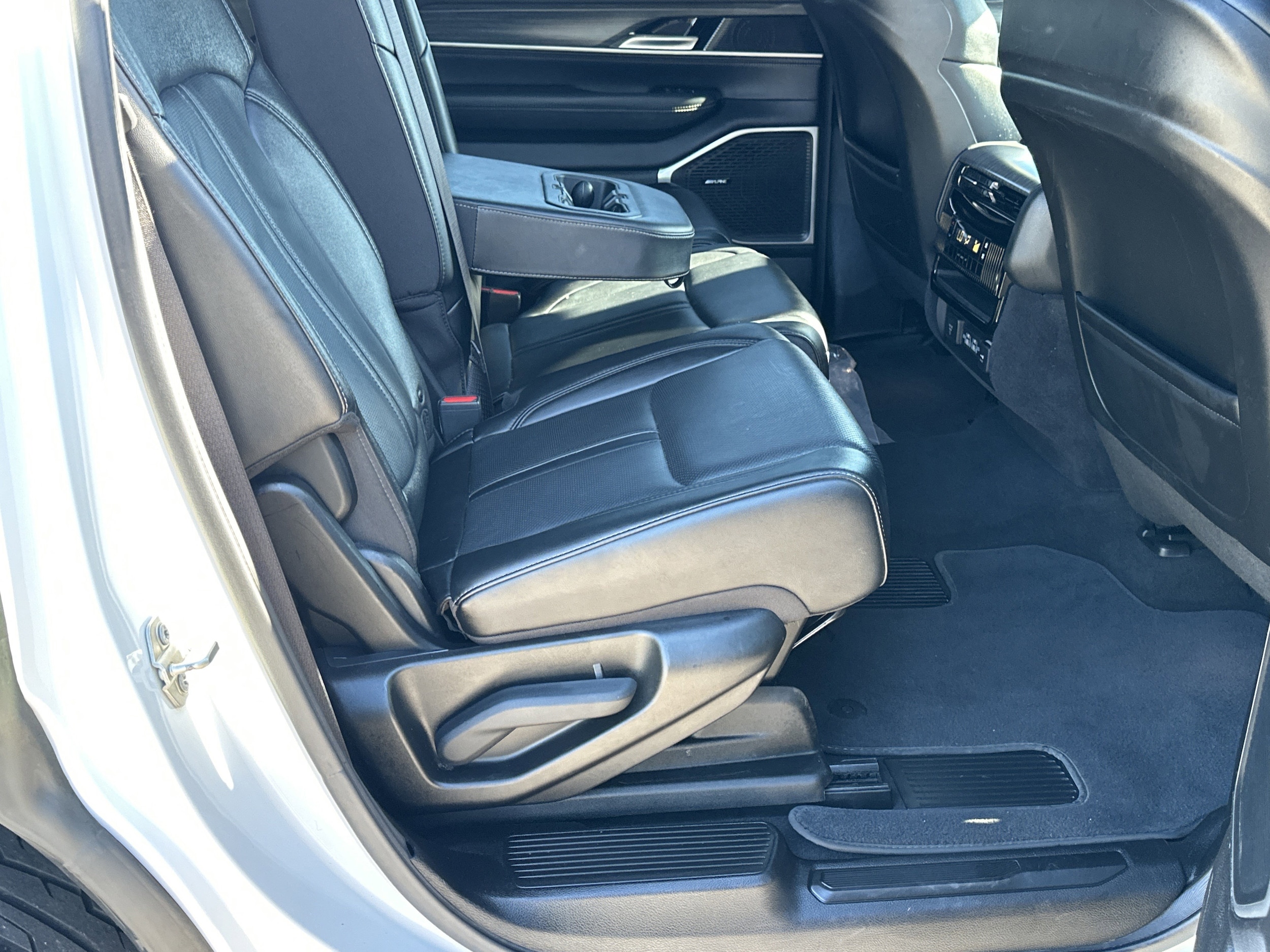 2024 Jeep Wagoneer Series II - Photo 15
