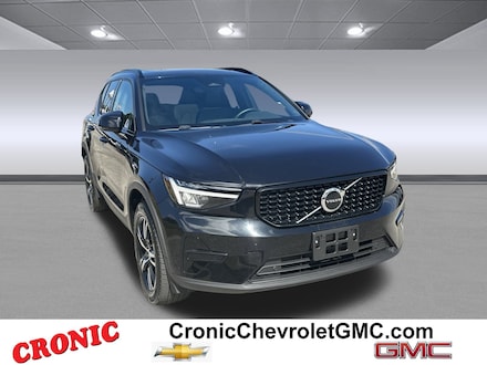 2024 Volvo XC40 Core Bright Theme