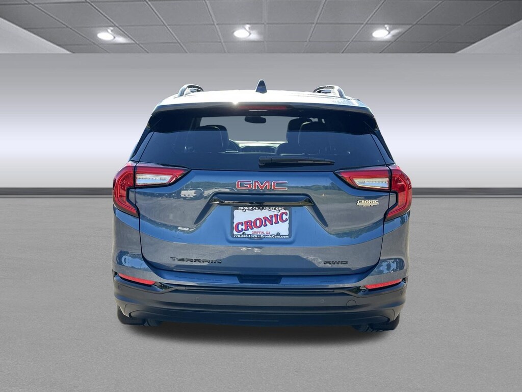 Used 2024 GMC Terrain SLT SUV