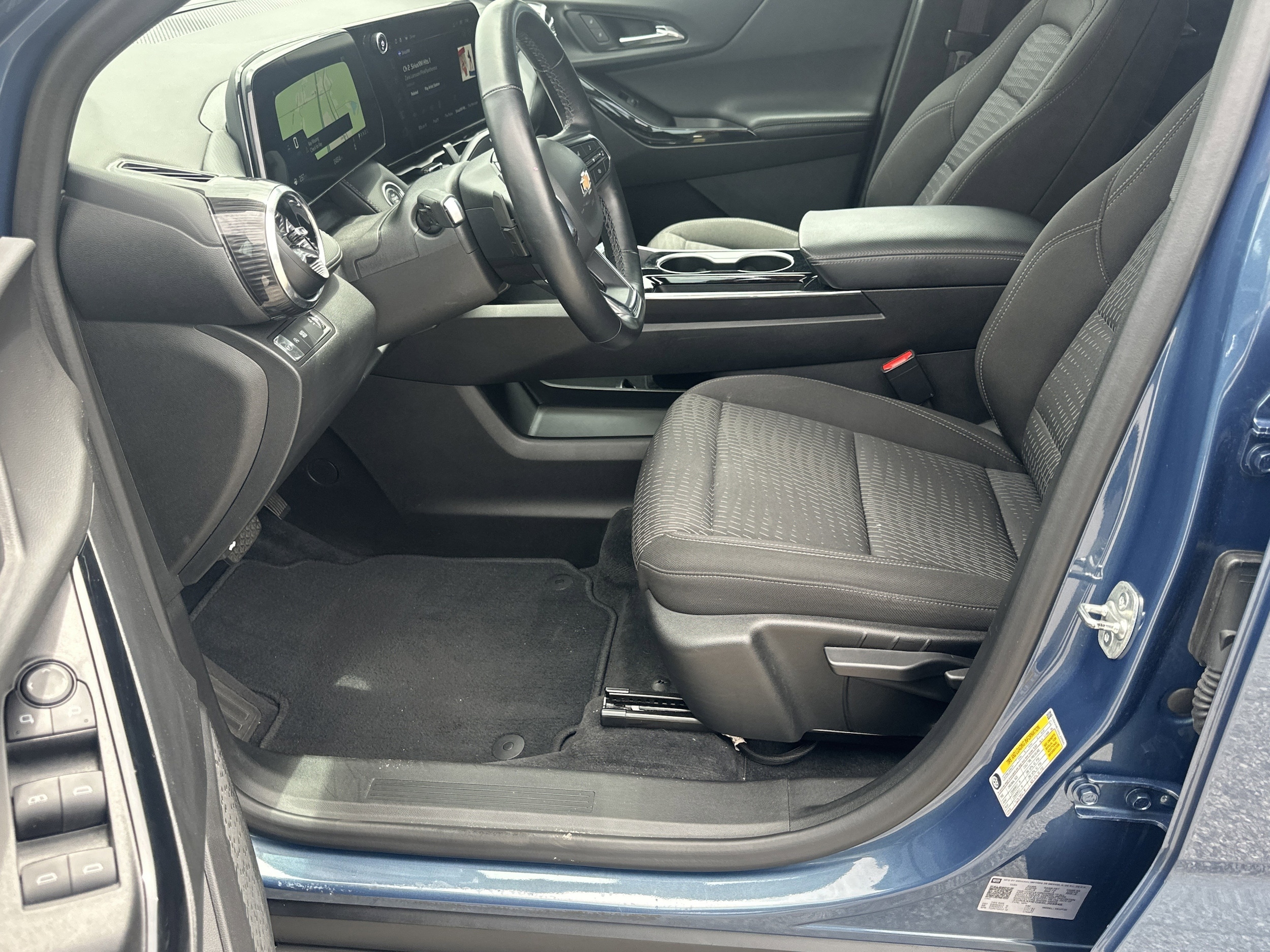 2025 Chevrolet Equinox LT - Photo 9