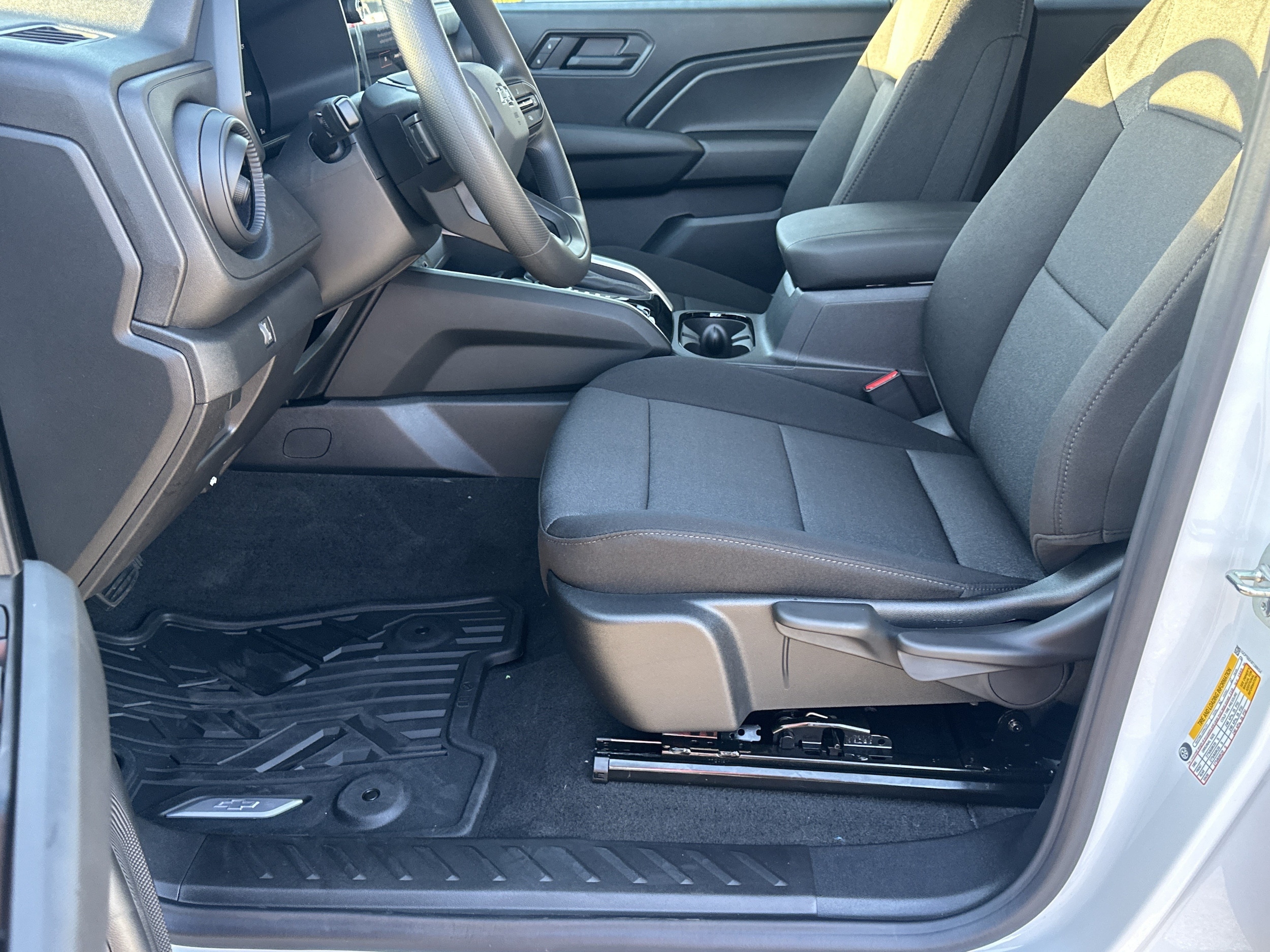 2026 Chevrolet Colorado Trail Boss - Photo 9