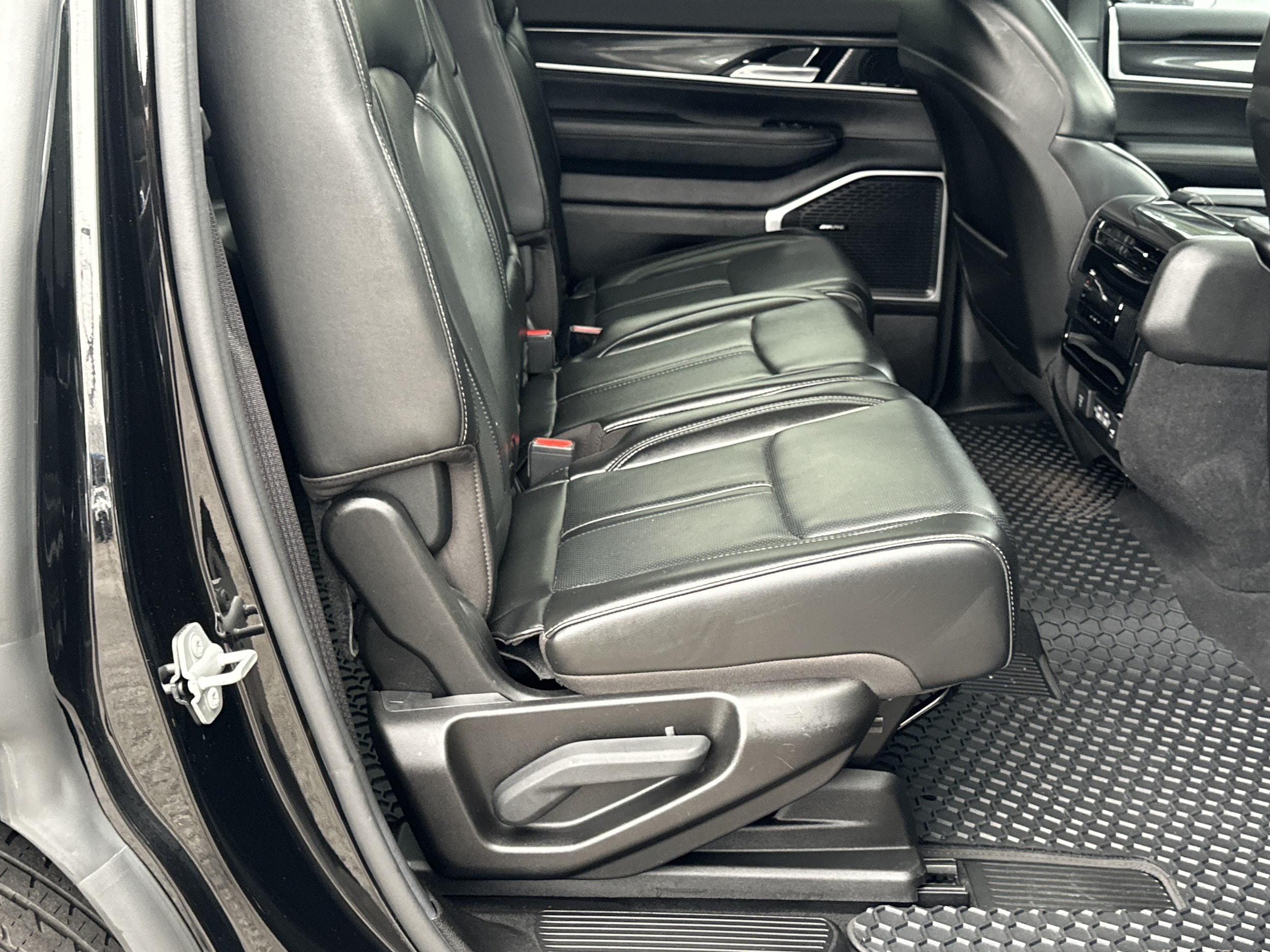 2022 Jeep Wagoneer Series I - Photo 15