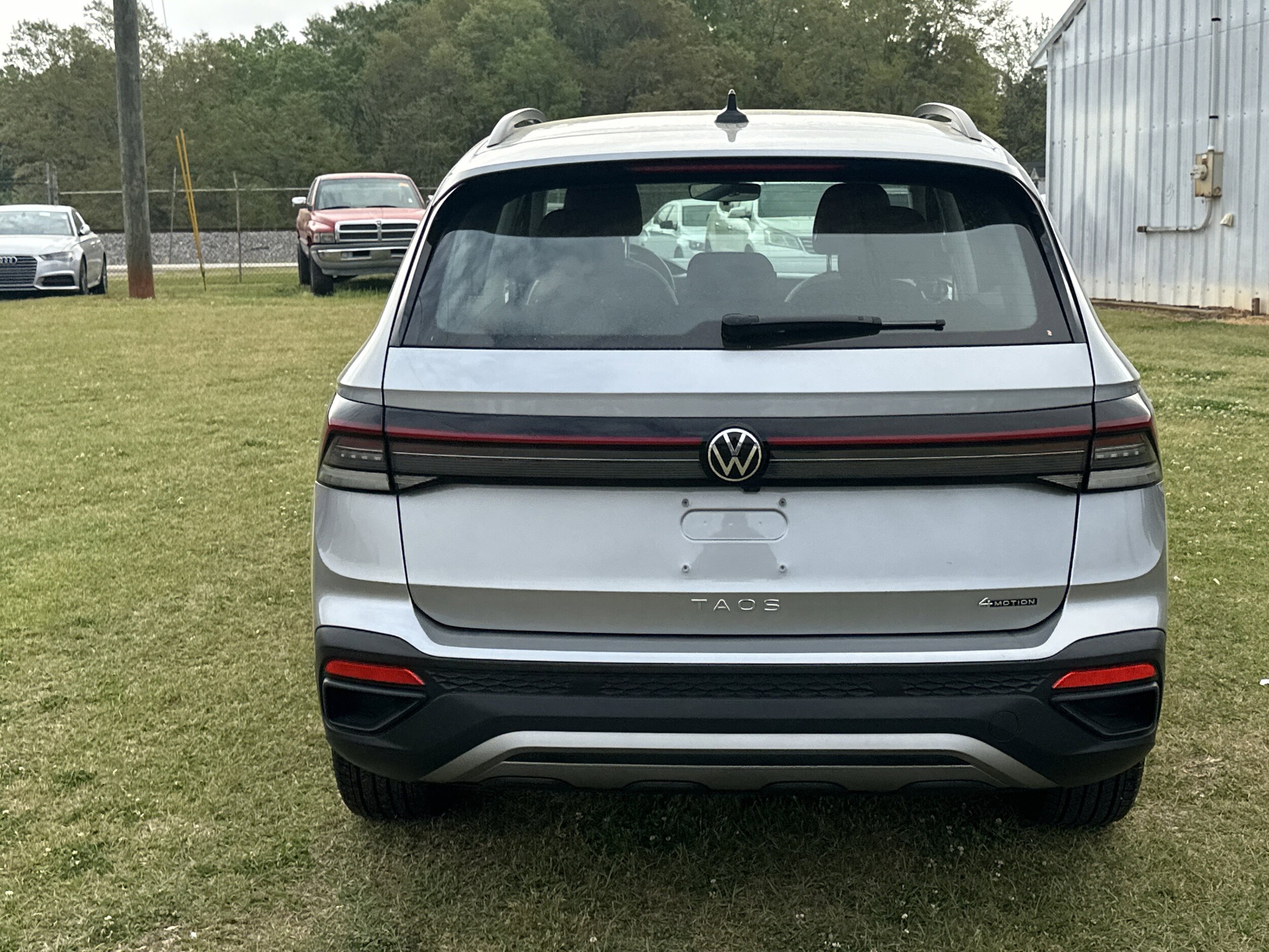 View vehicle photo 4