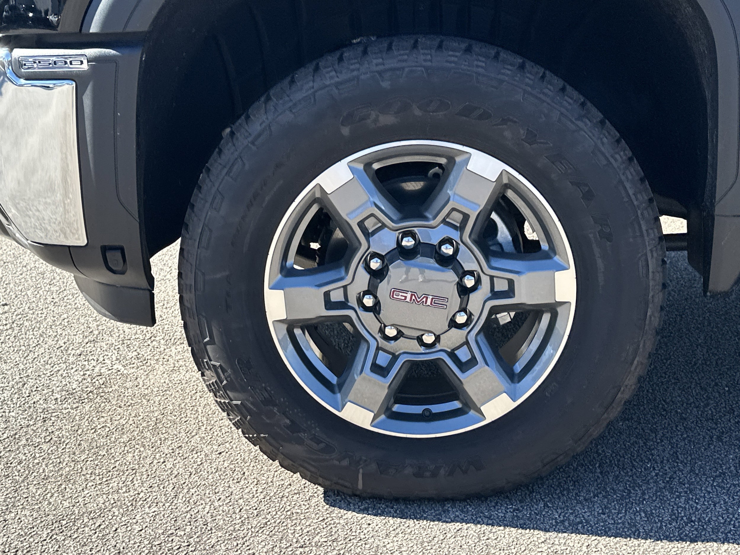 2025 GMC Sierra 2500HD SLT - Photo 11