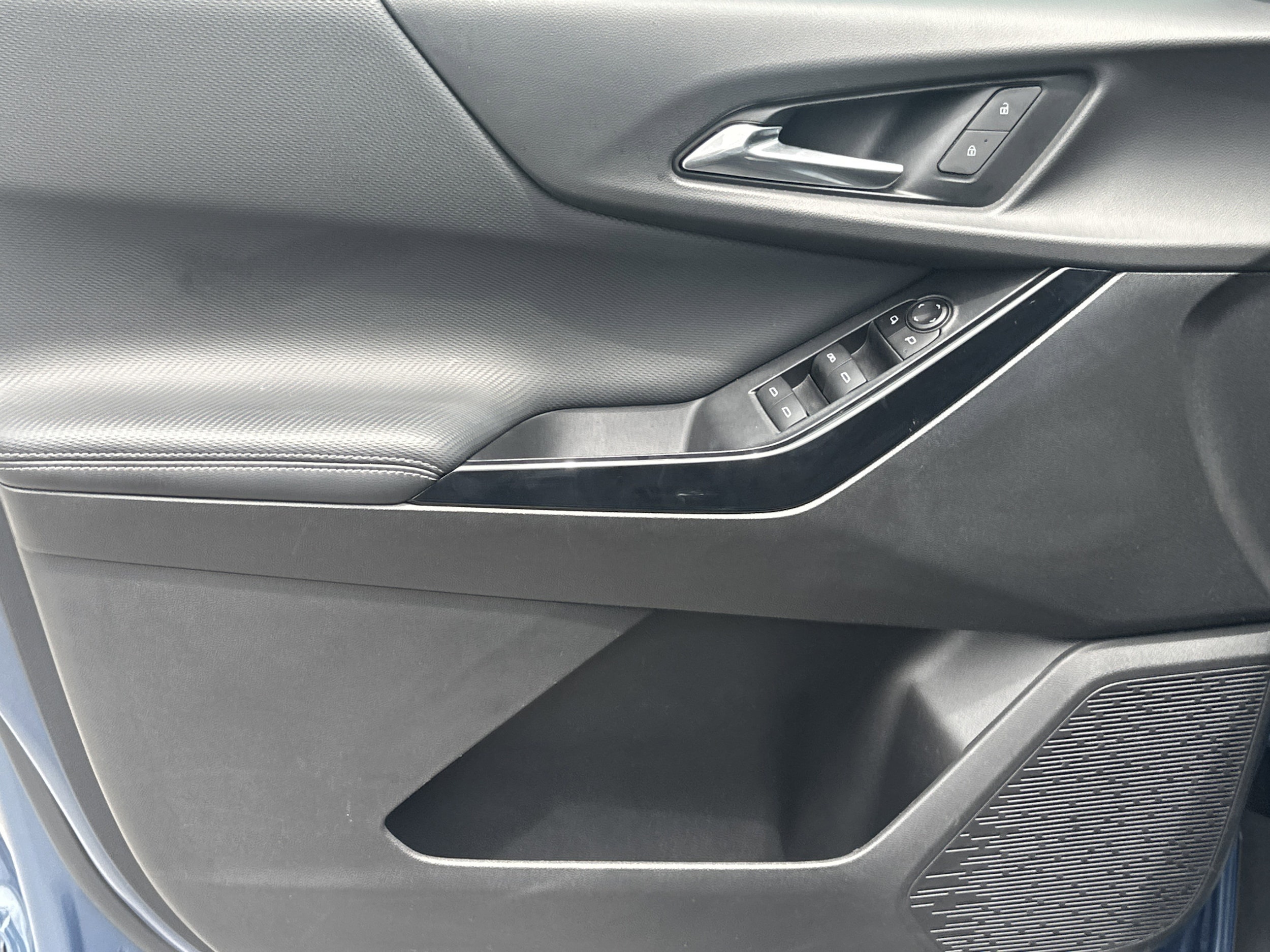 2025 Chevrolet Equinox LT - Photo 10