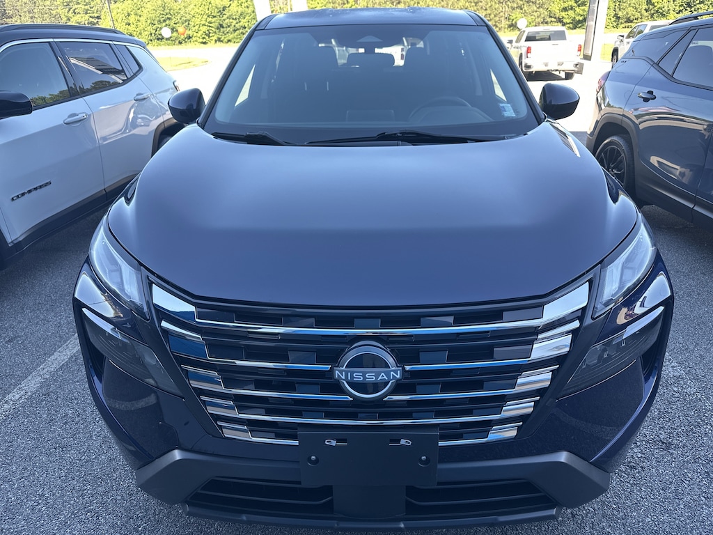 Used 2024 Nissan Rogue SV