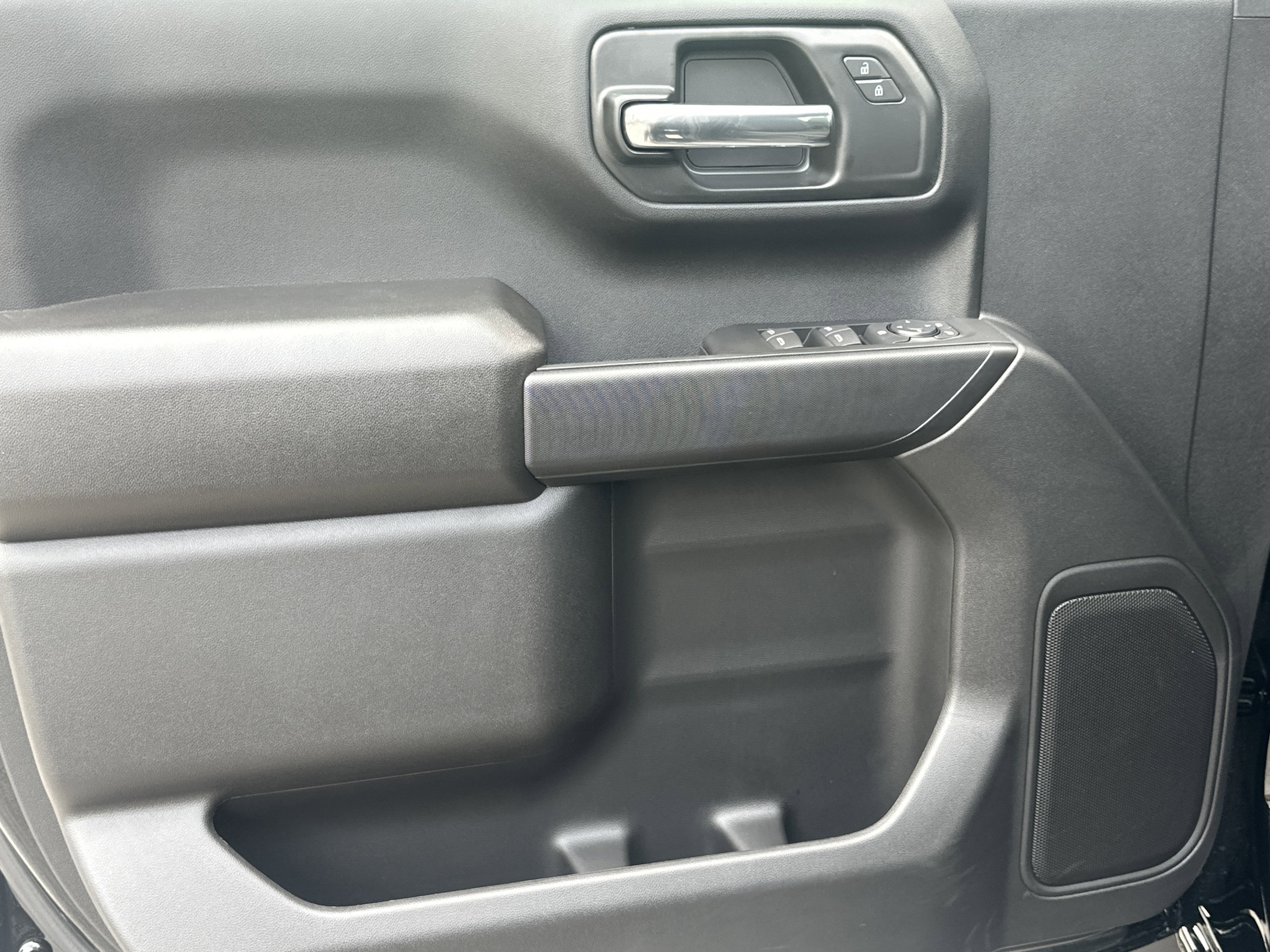 2026 Chevrolet Silverado 1500 Custom - Photo 10