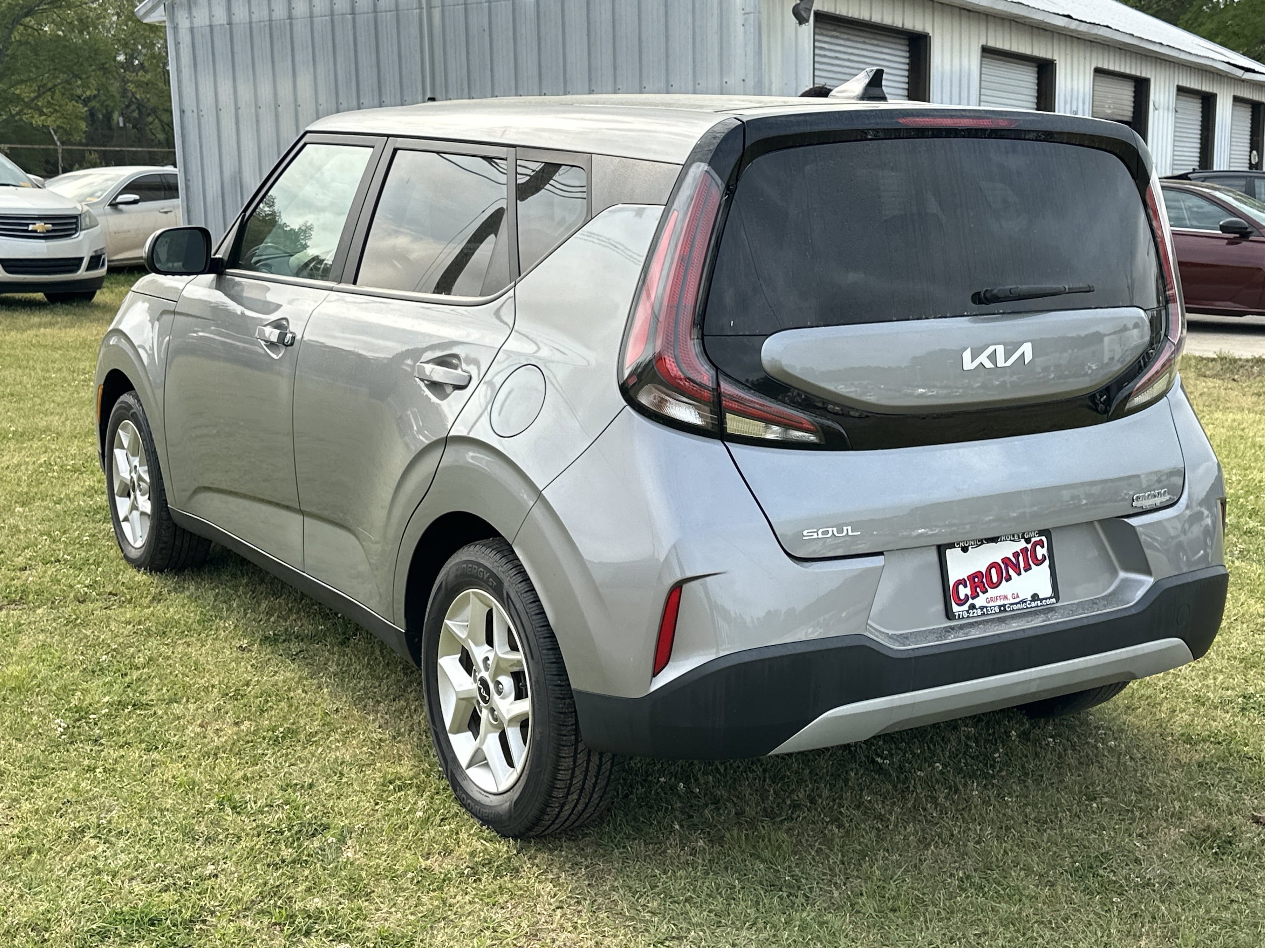 View vehicle photo 4