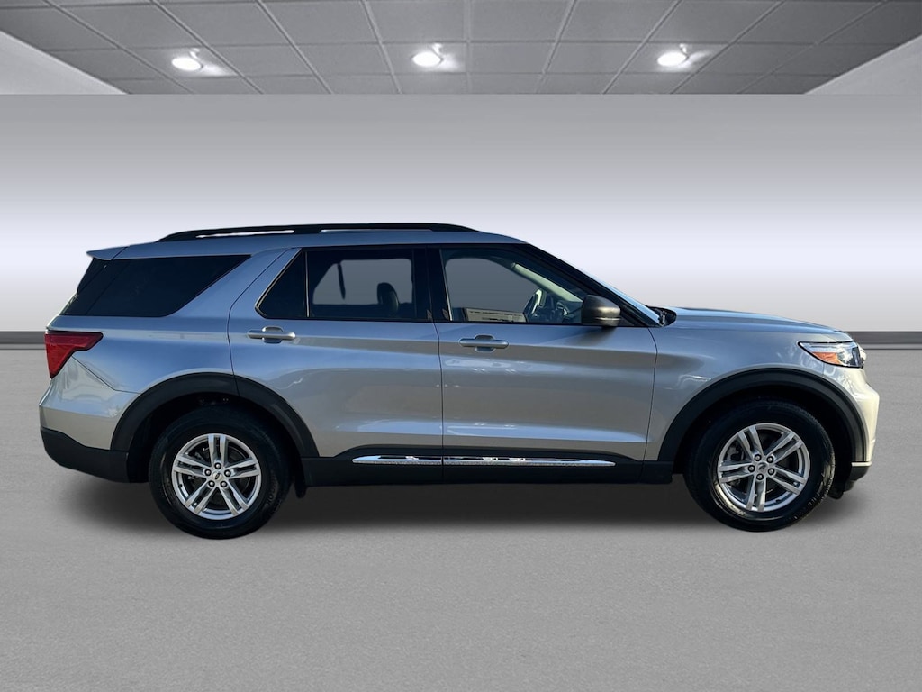 Used 2024 Ford Explorer XLT
