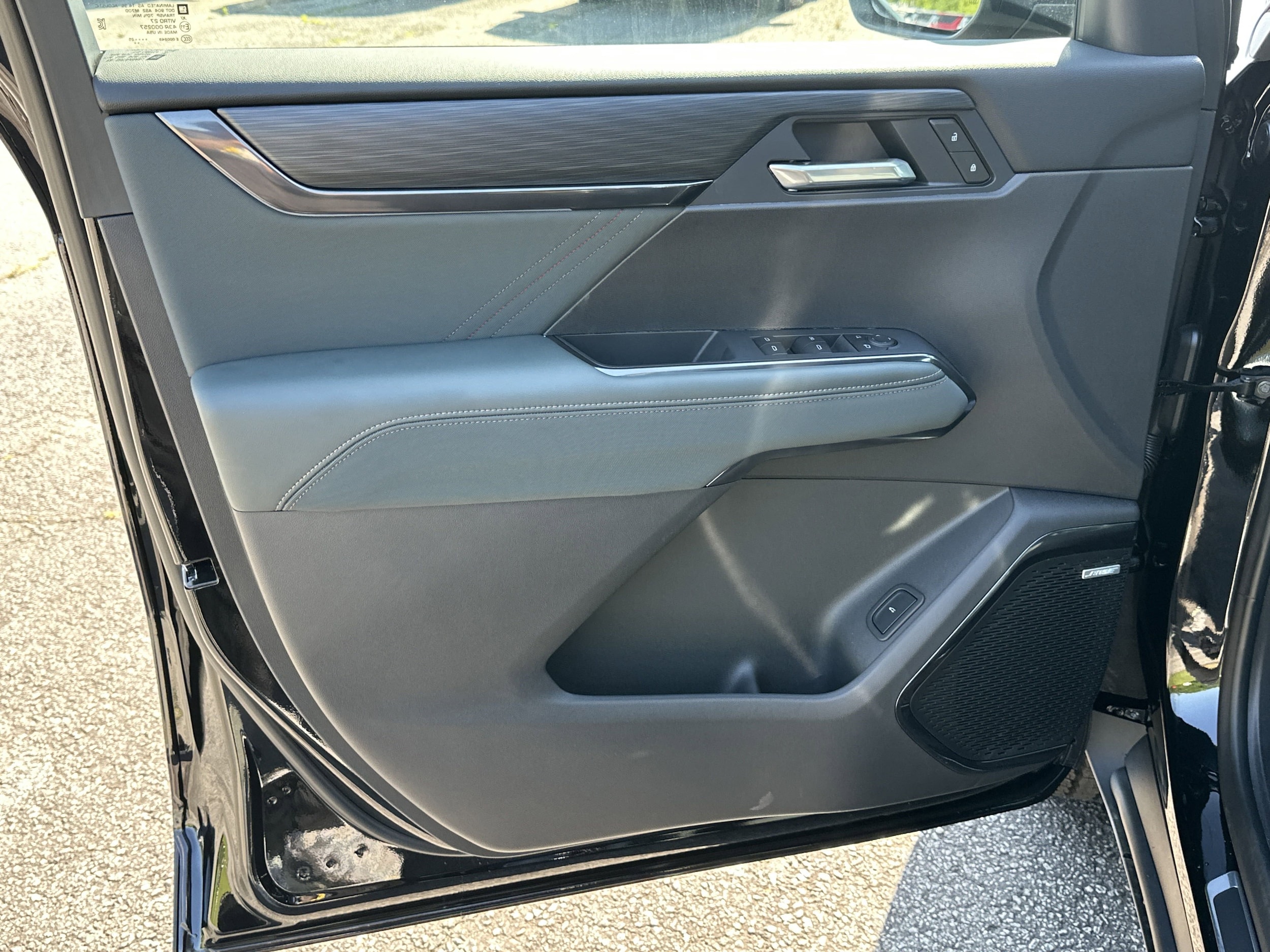 2025 GMC Acadia AT4 - Photo 10