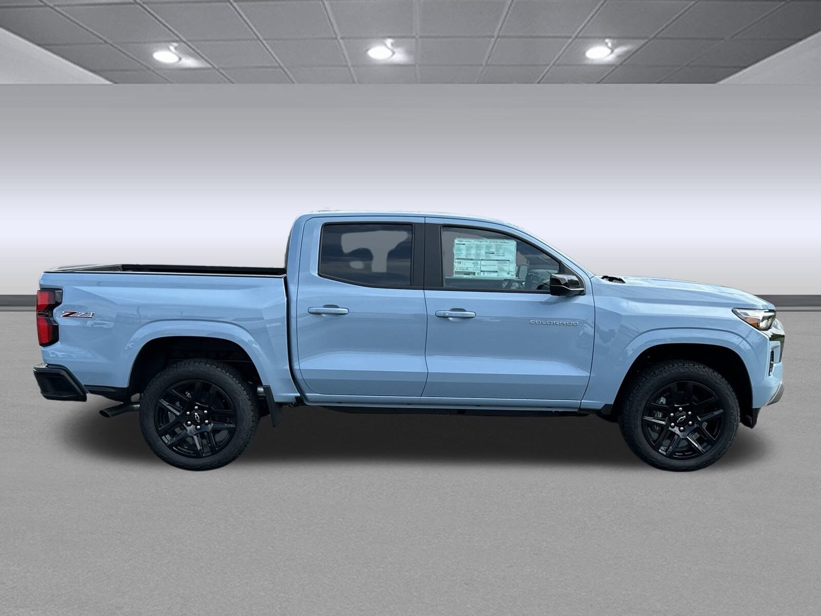 2025 Chevrolet Colorado Z71 photo 2