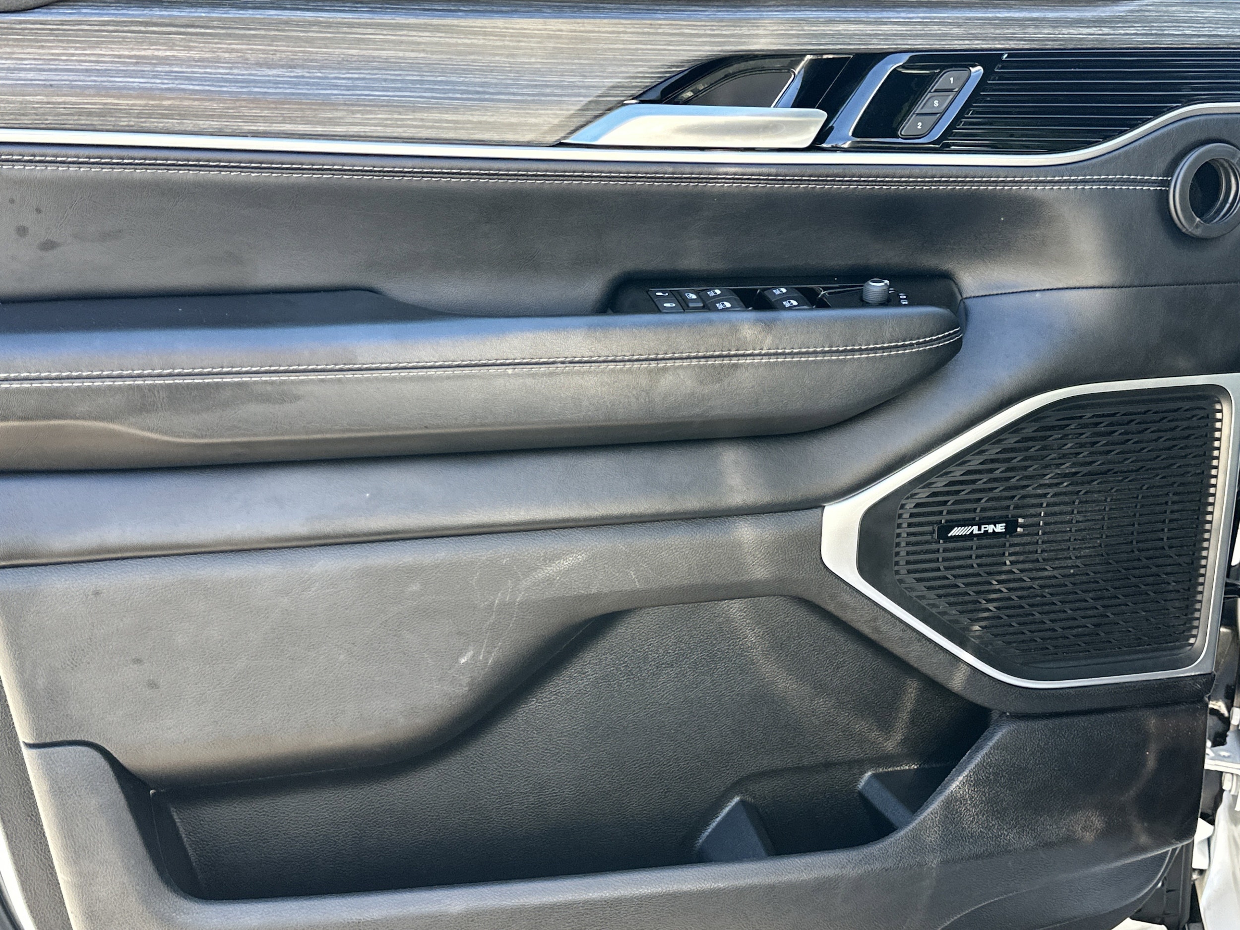 2024 Jeep Wagoneer Series II - Photo 10