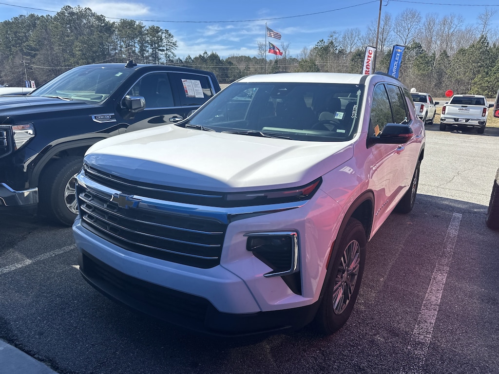 Used 2025 Chevrolet Traverse LT SUV