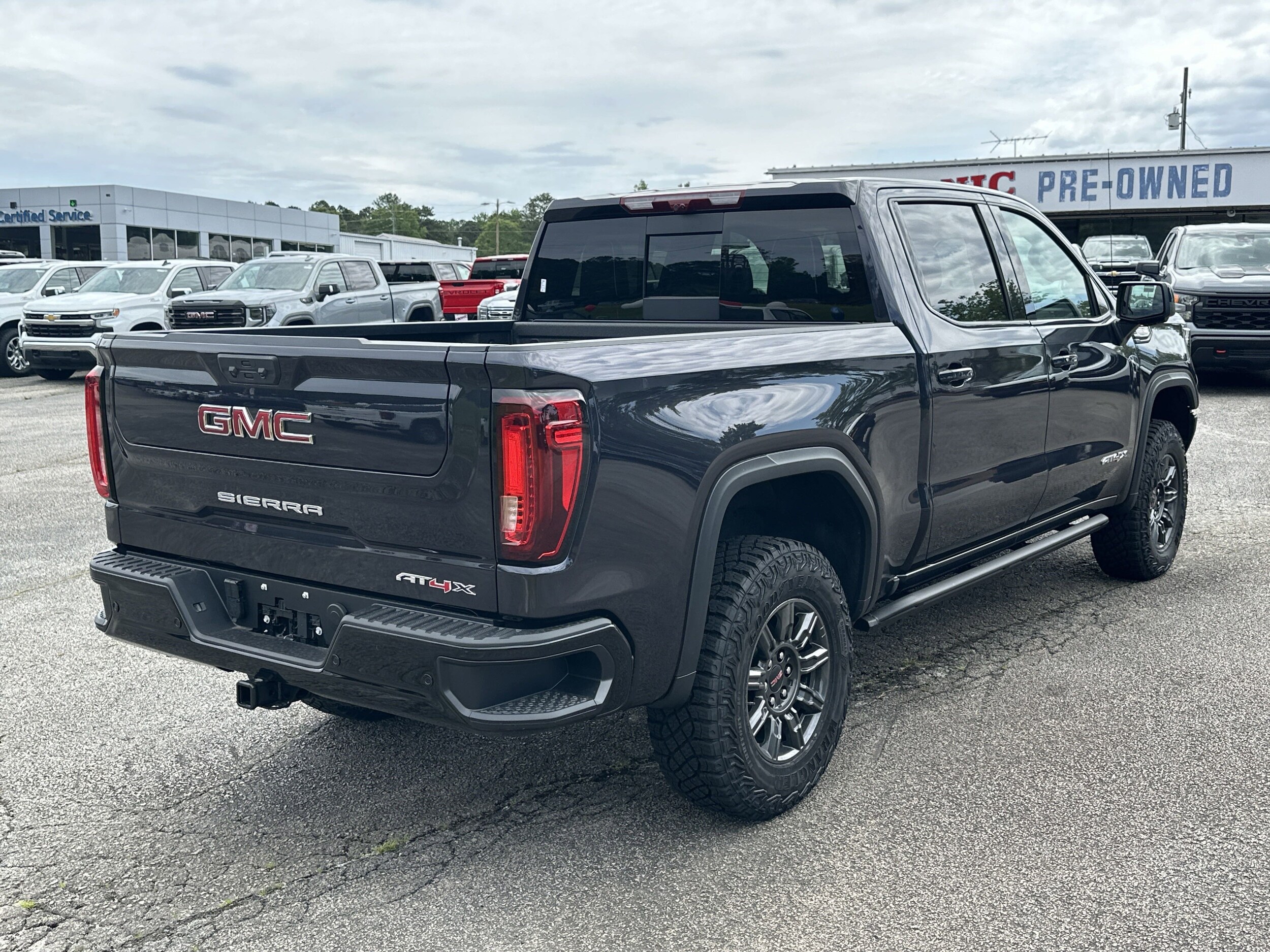 2025 Gmc Sierra 1500 AT4X photo 3