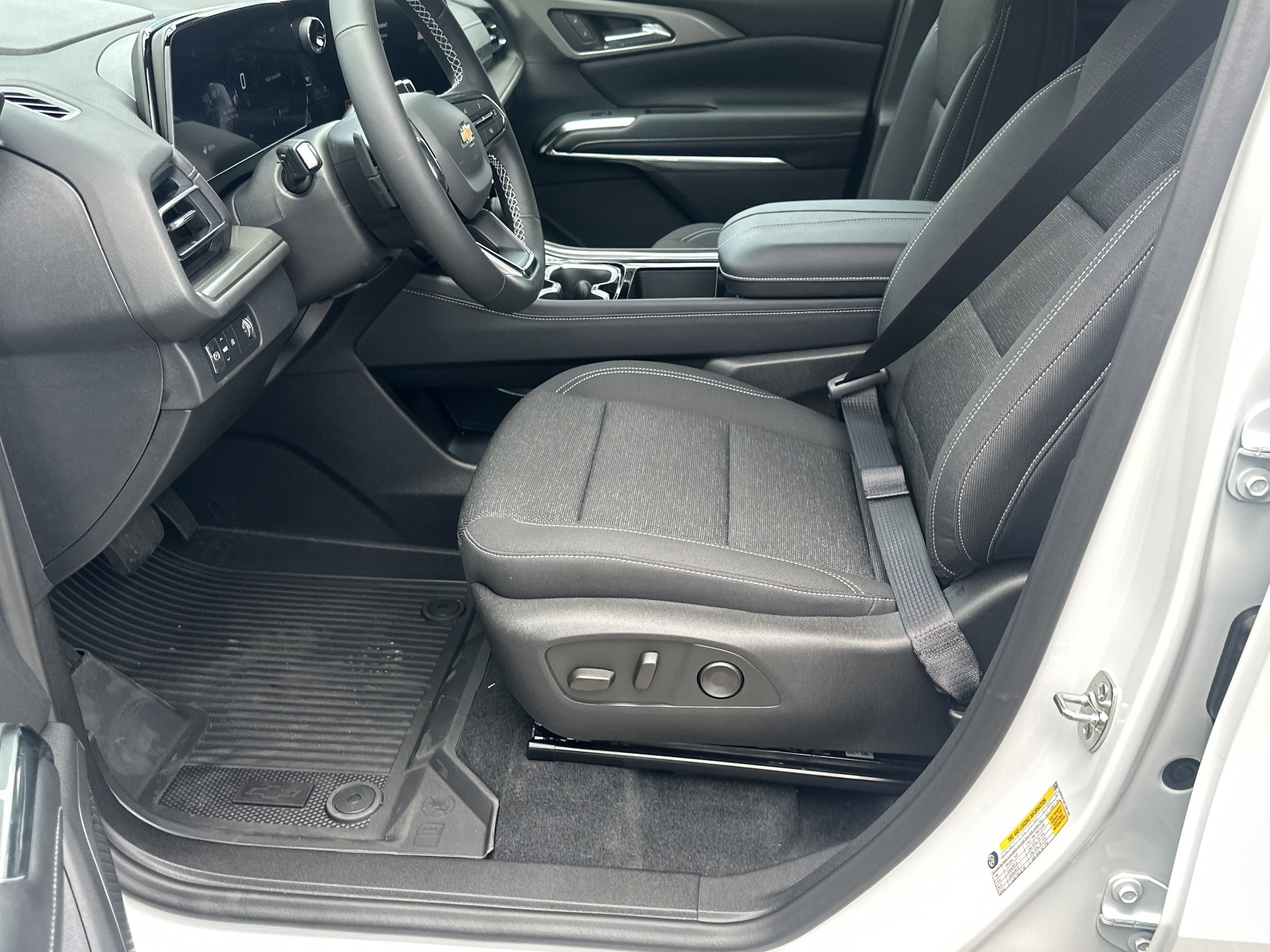 2026 Chevrolet Traverse LT - Photo 9