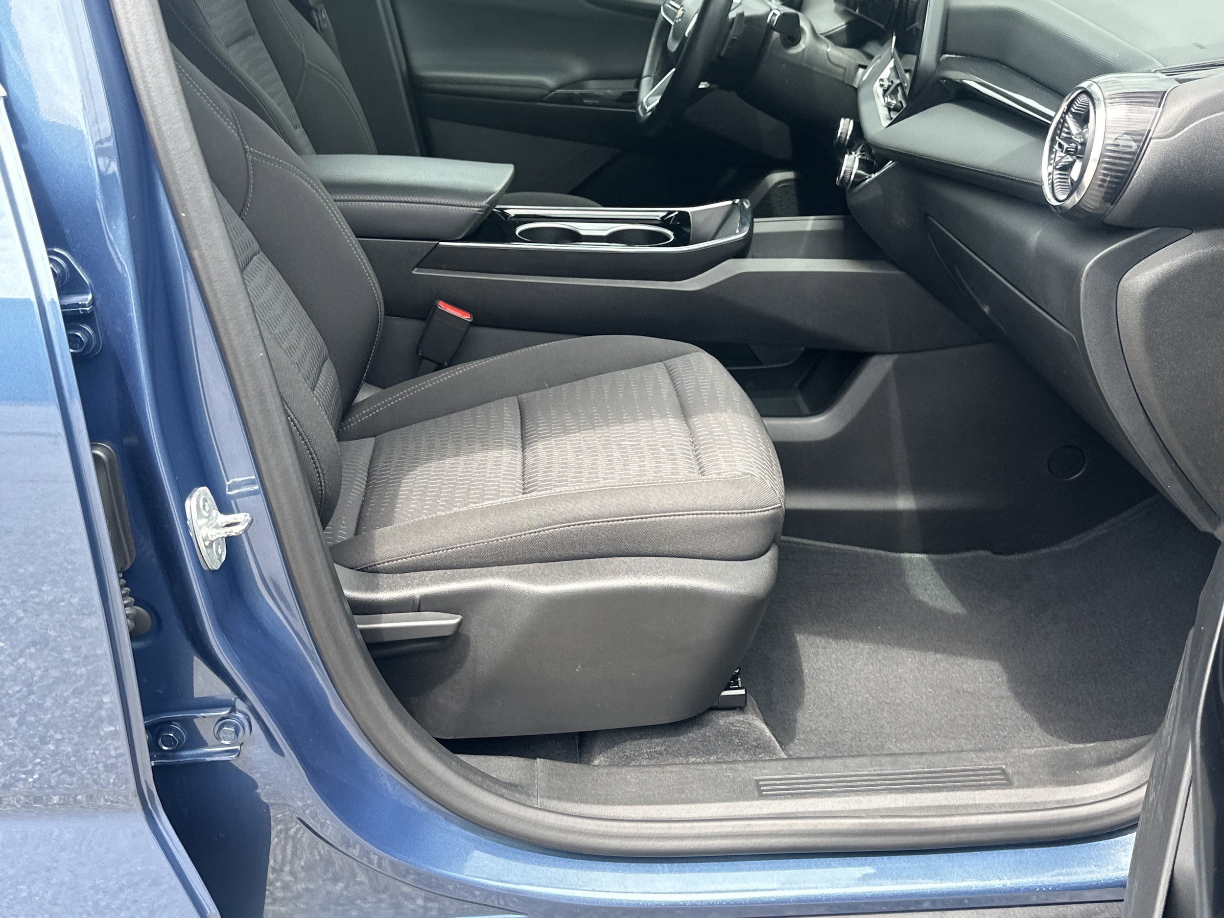 2025 Chevrolet Equinox LT - Photo 13