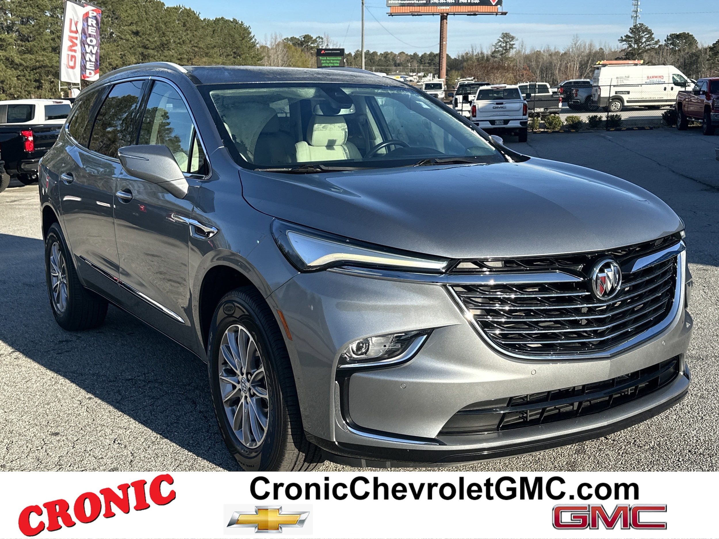 2023 Buick Enclave Essence's photo