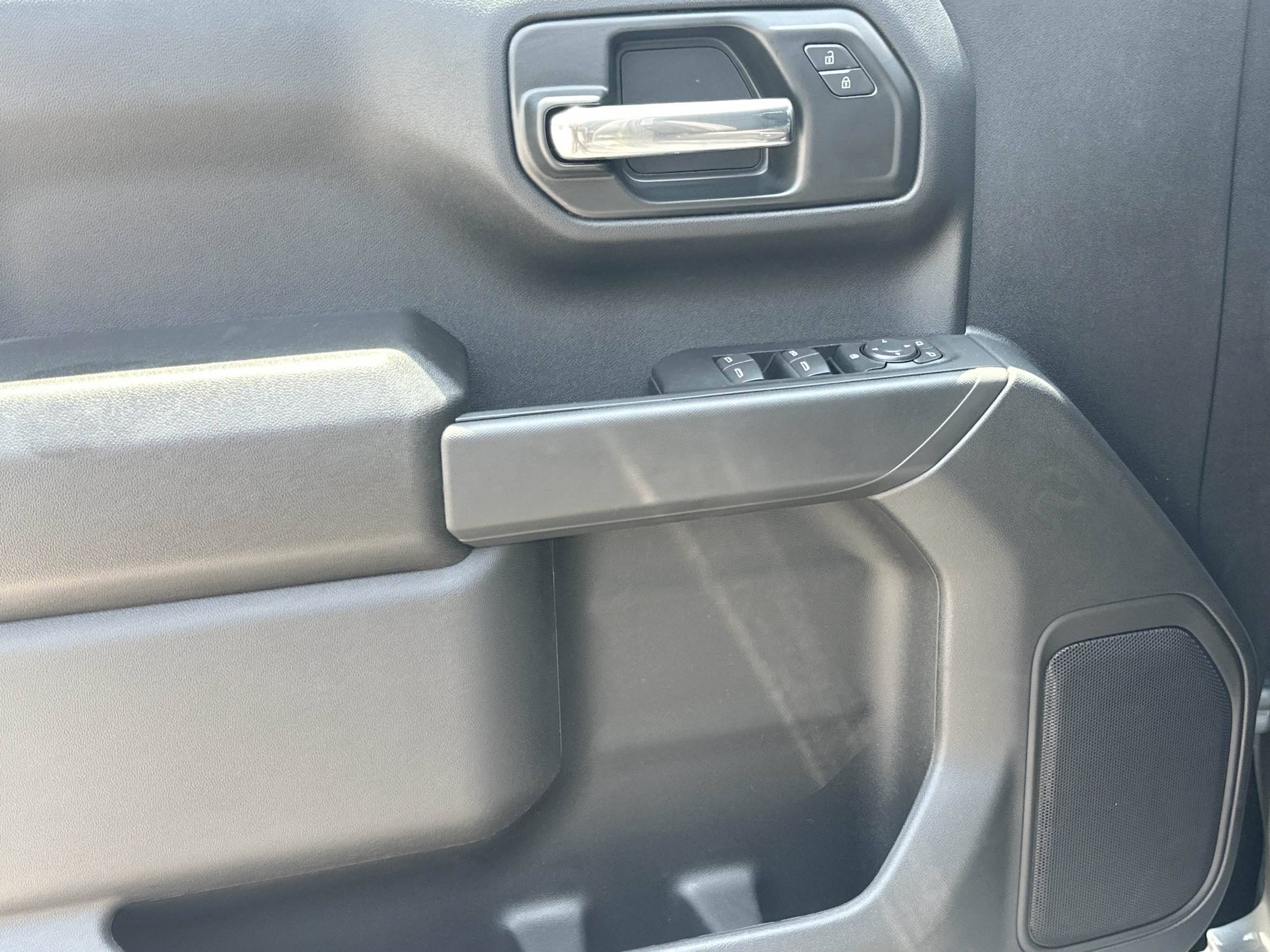 2026 Chevrolet Silverado 1500 Custom - Photo 10