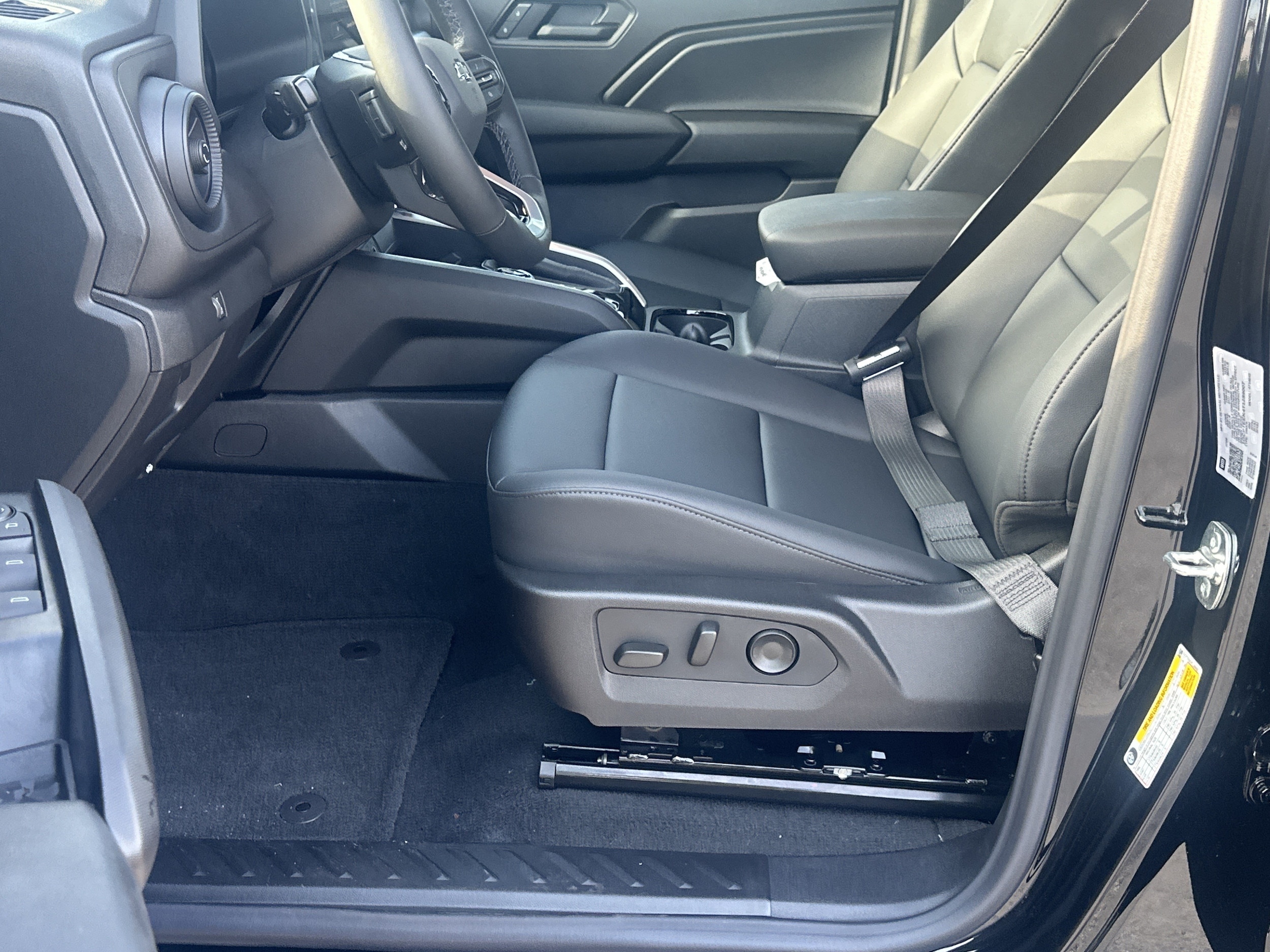 2026 Chevrolet Colorado Trail Boss - Photo 9