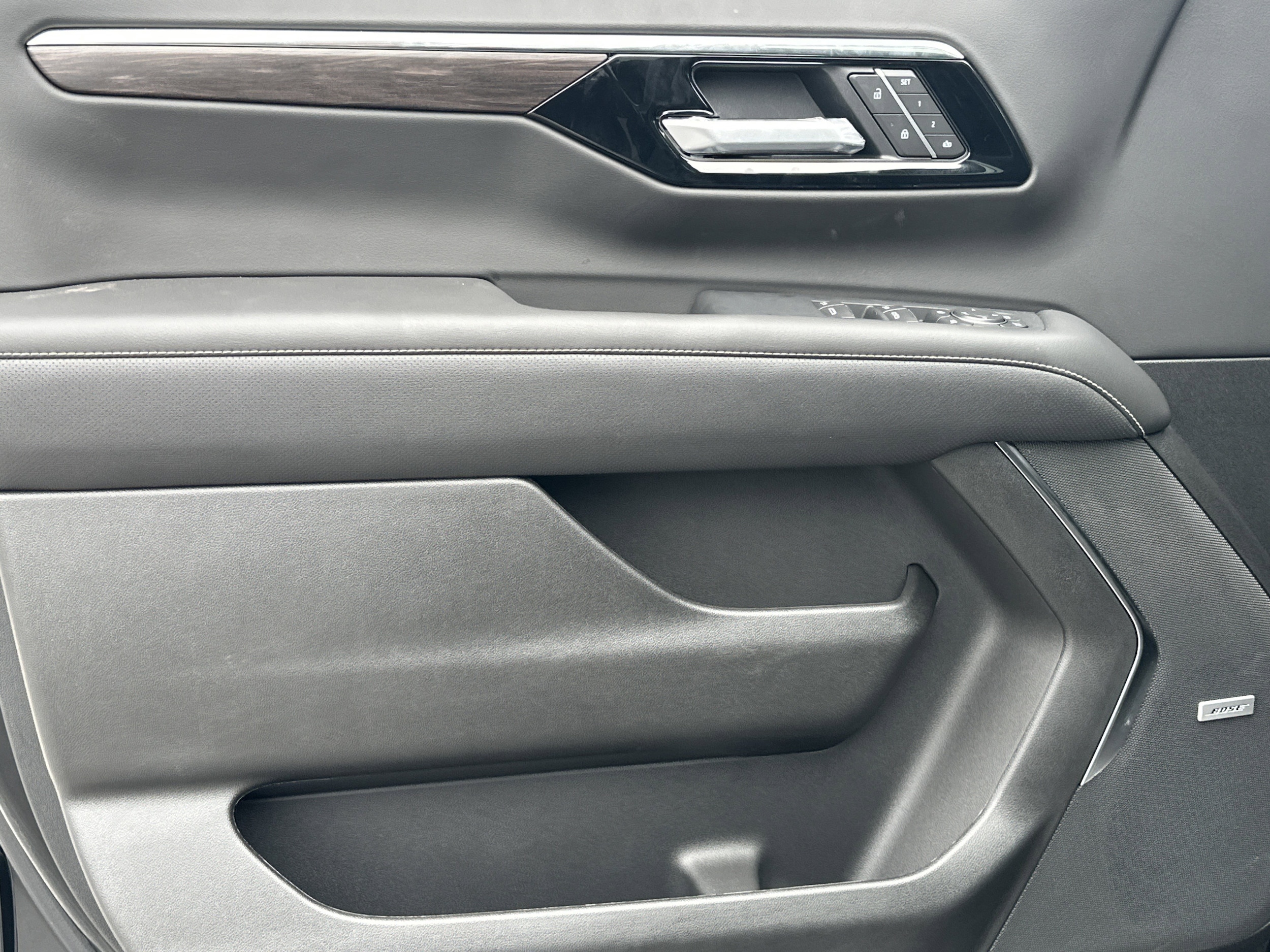 2026 Chevrolet Tahoe Premier - Photo 10