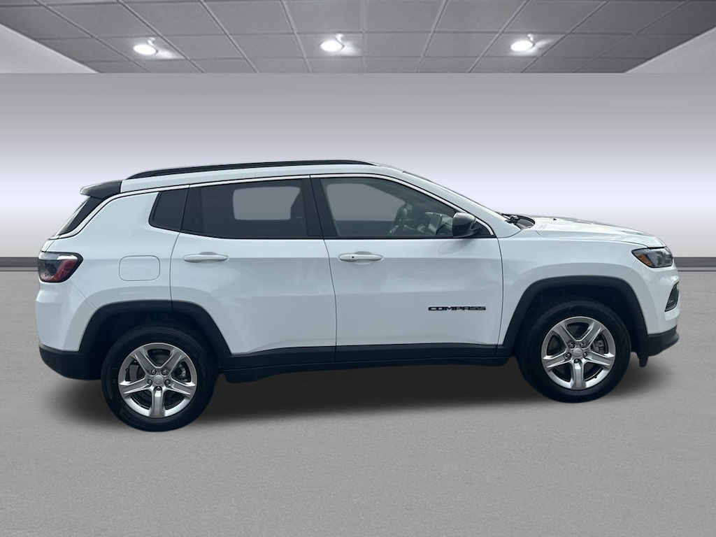 Used 2024 Jeep Compass Latitude