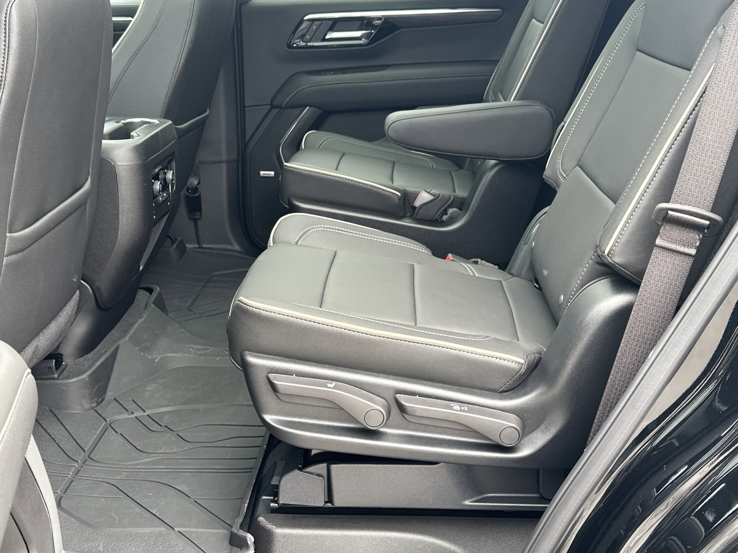 2026 Chevrolet Tahoe Premier - Photo 21