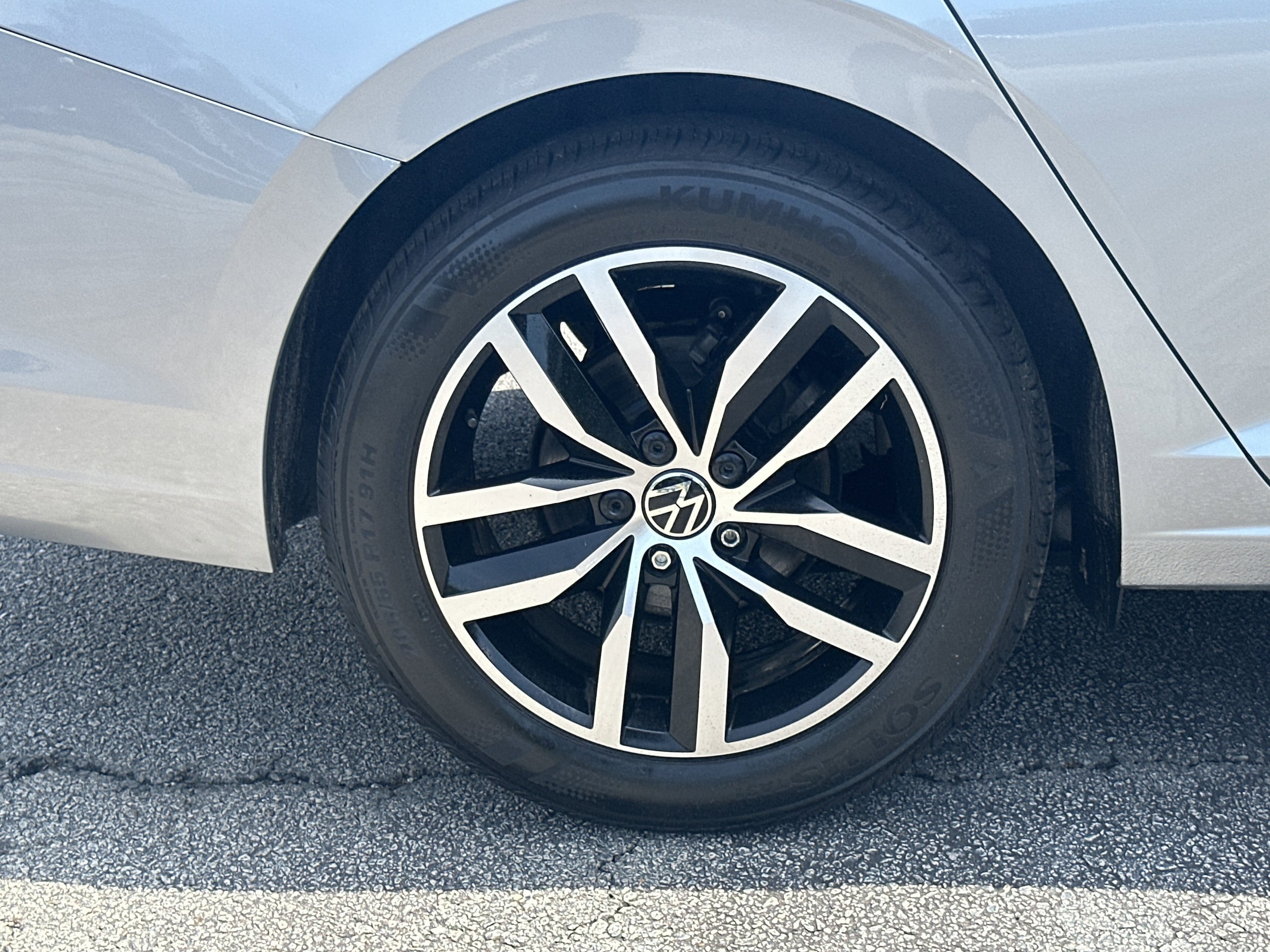 2025 Volkswagen Jetta SE - Photo 17