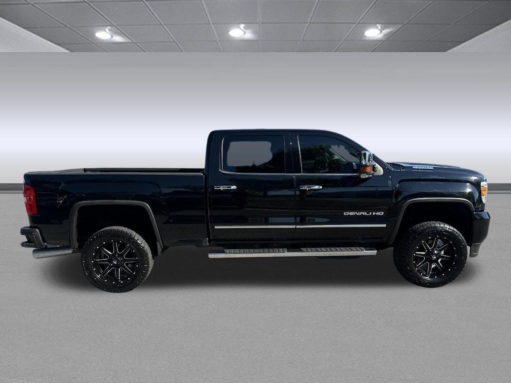 Used 2018 GMC Sierra 2500 HD Denali Truck