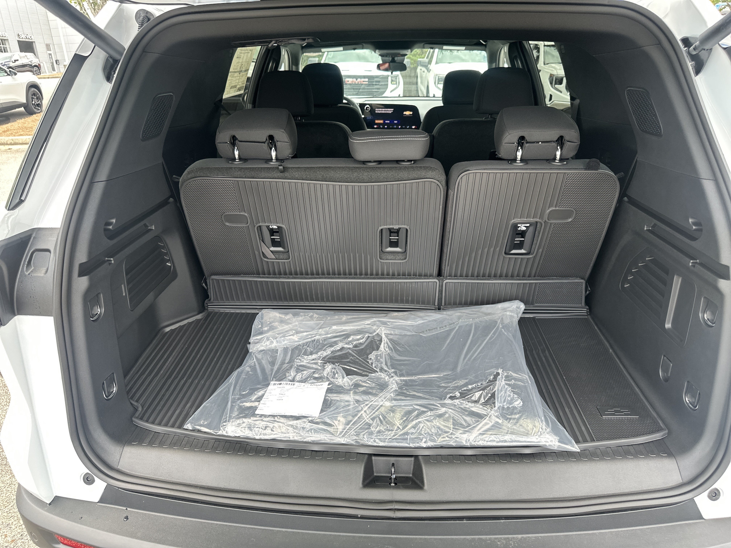 2026 Chevrolet Traverse LT - Photo 18
