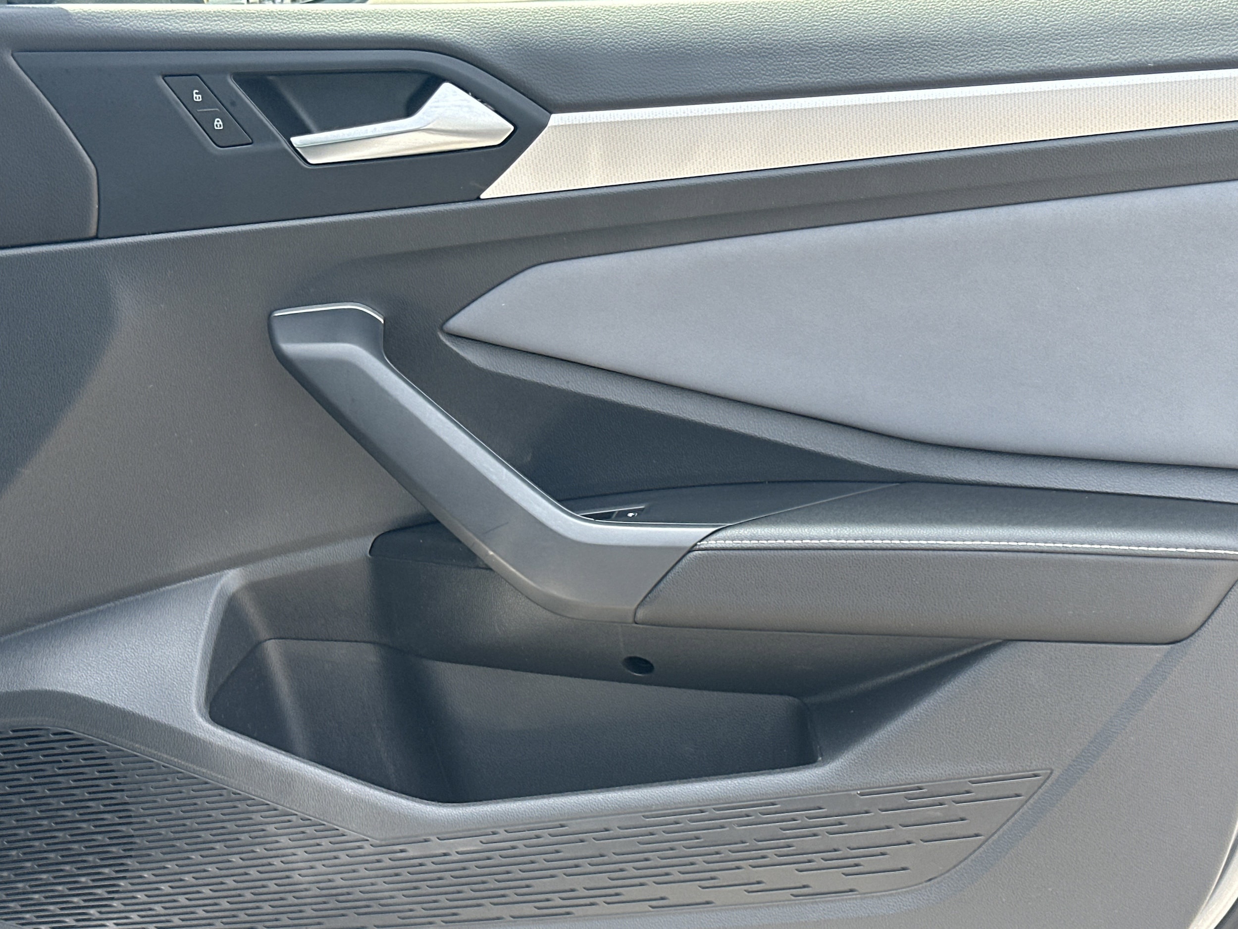 2025 Volkswagen Jetta SE - Photo 14