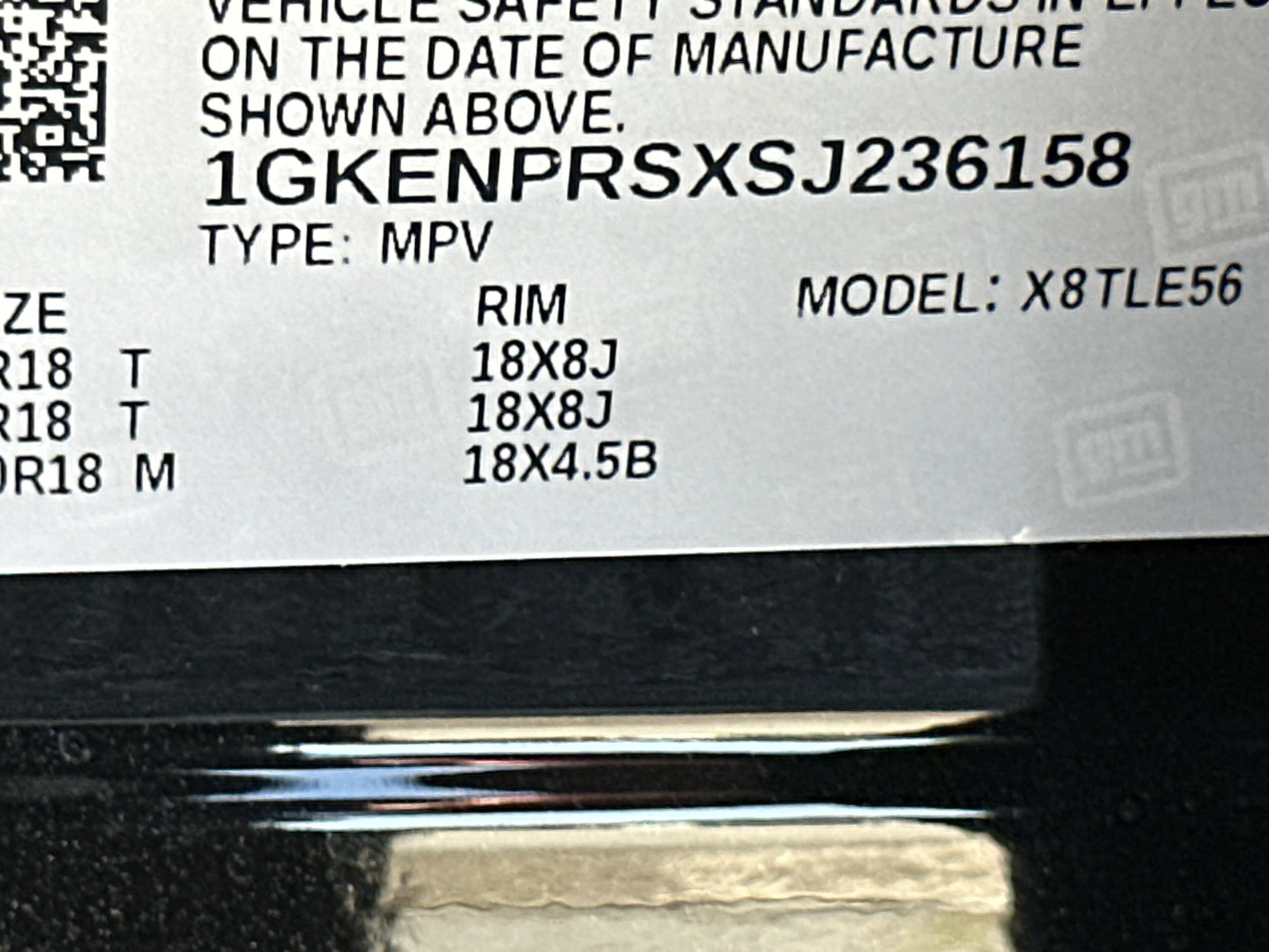 2025 GMC Acadia AT4 - Photo 33