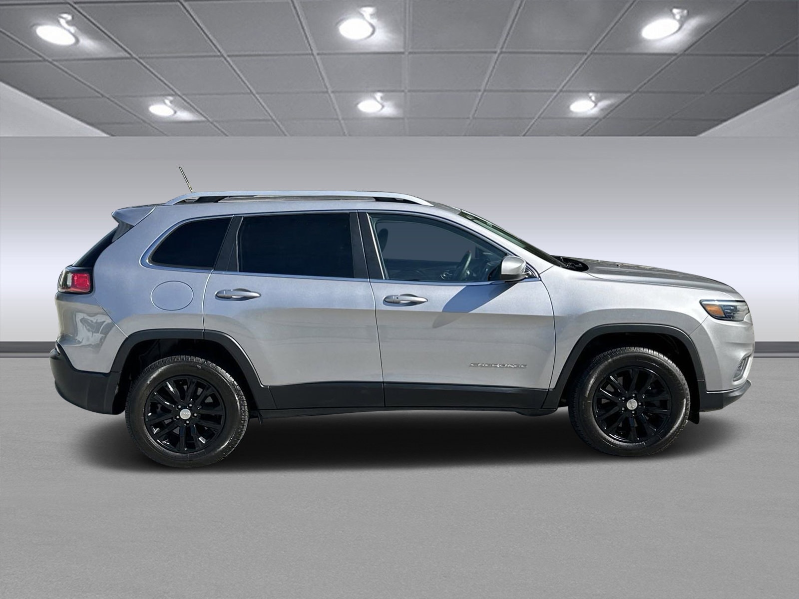 Used 2019 Jeep Cherokee Latitude Plus with VIN 1C4PJMLB1KD182285 for sale in Griffin, GA