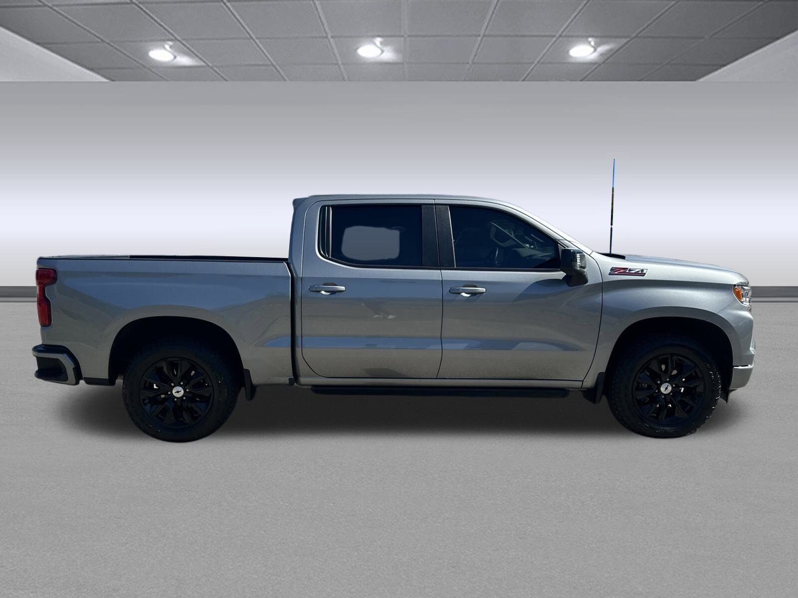 2024 Chevrolet Silverado 1500 RST photo 2