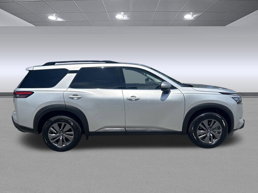 Used 2025 Nissan Pathfinder SV