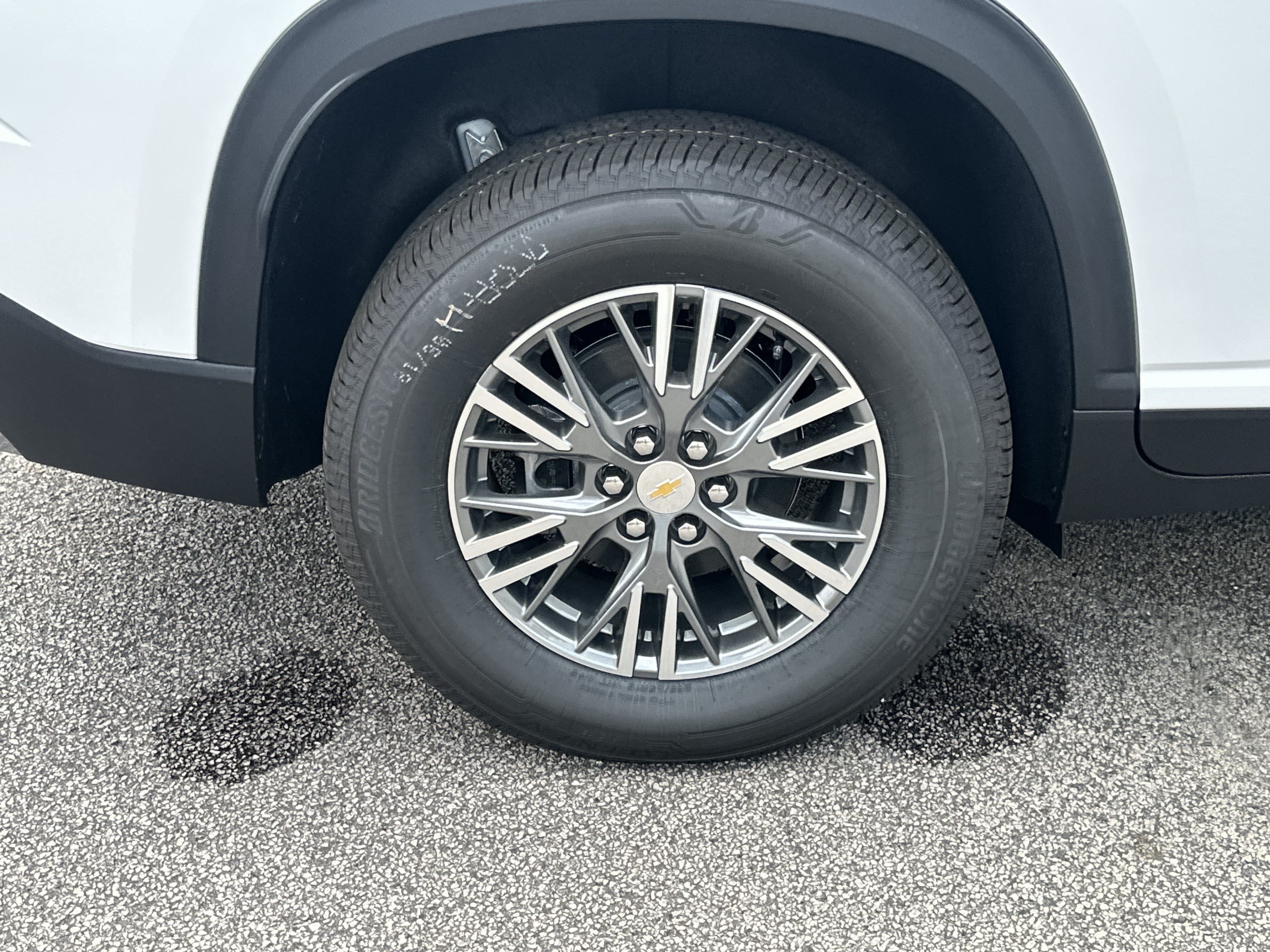 2026 Chevrolet Traverse LT - Photo 17