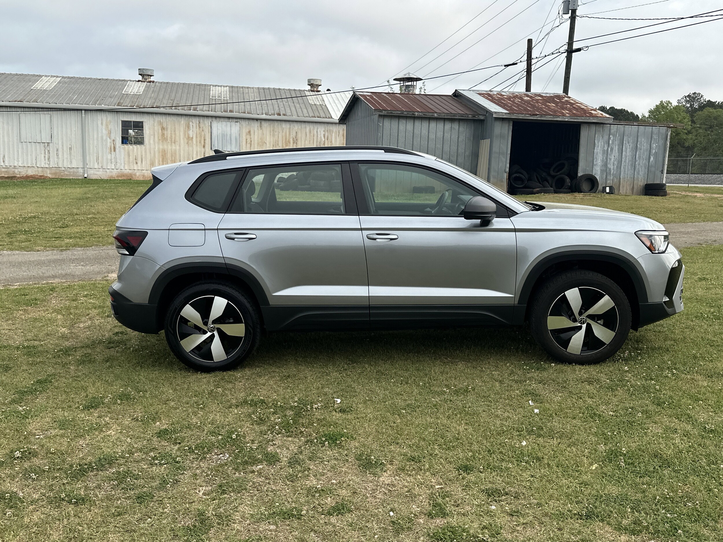 View vehicle photo 3