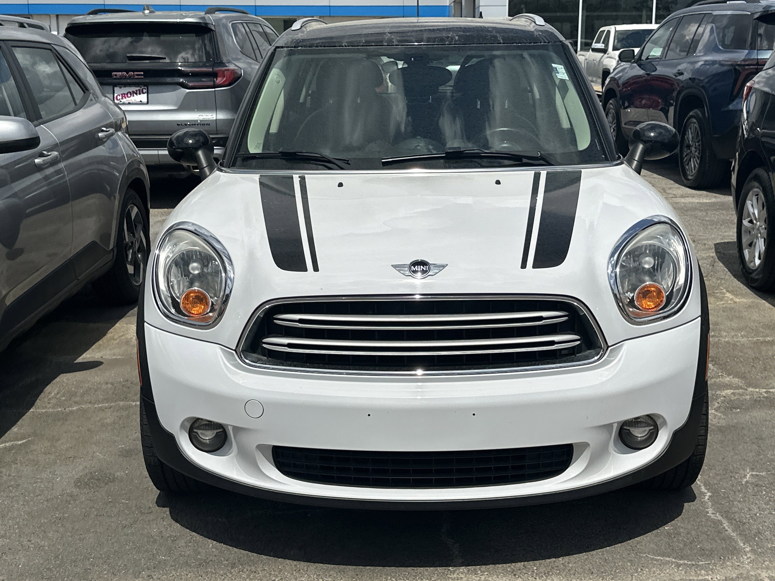 View vehicle photo 2