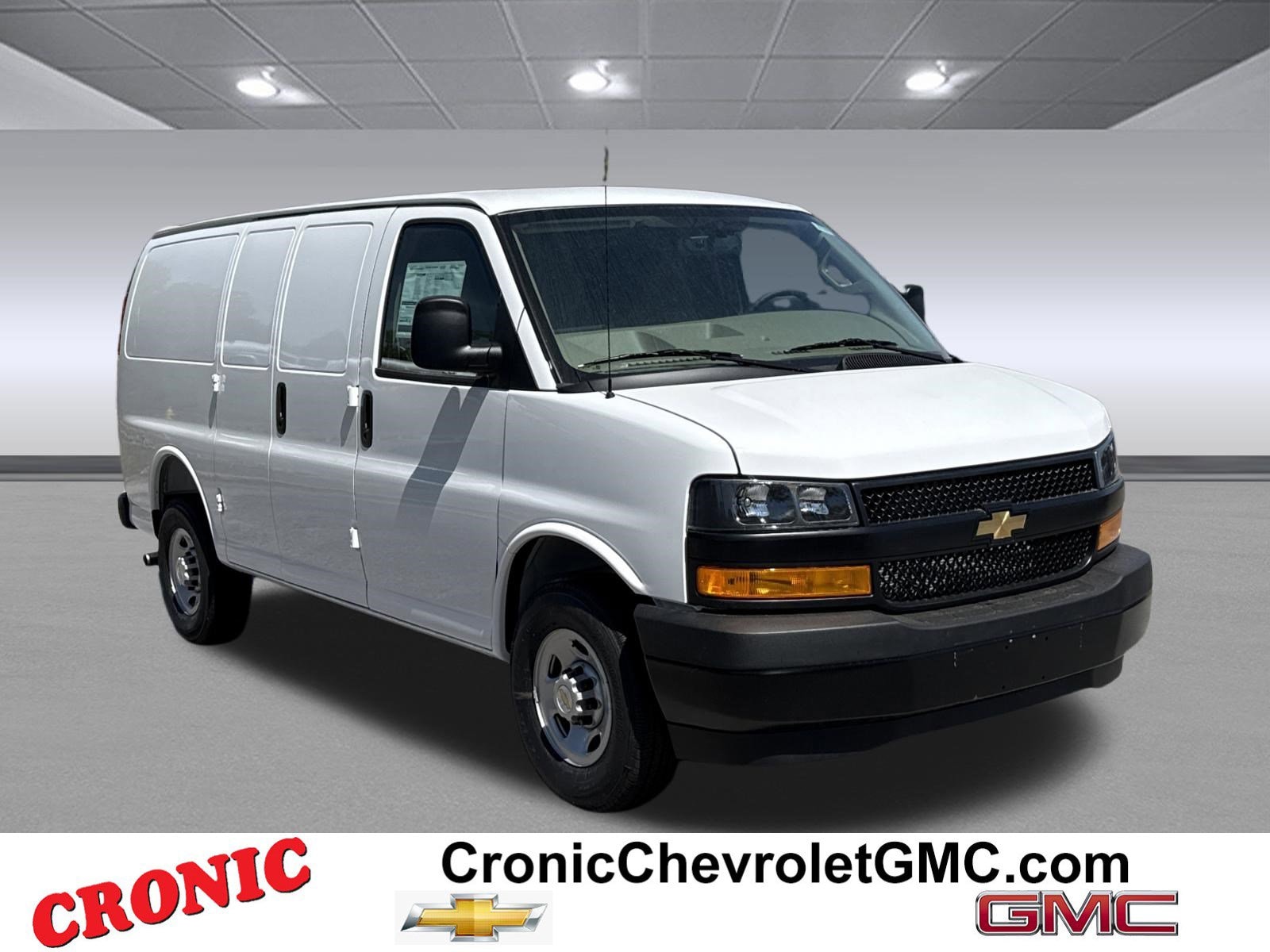 2026 Chevrolet Express 2500 Work Van HD's photo