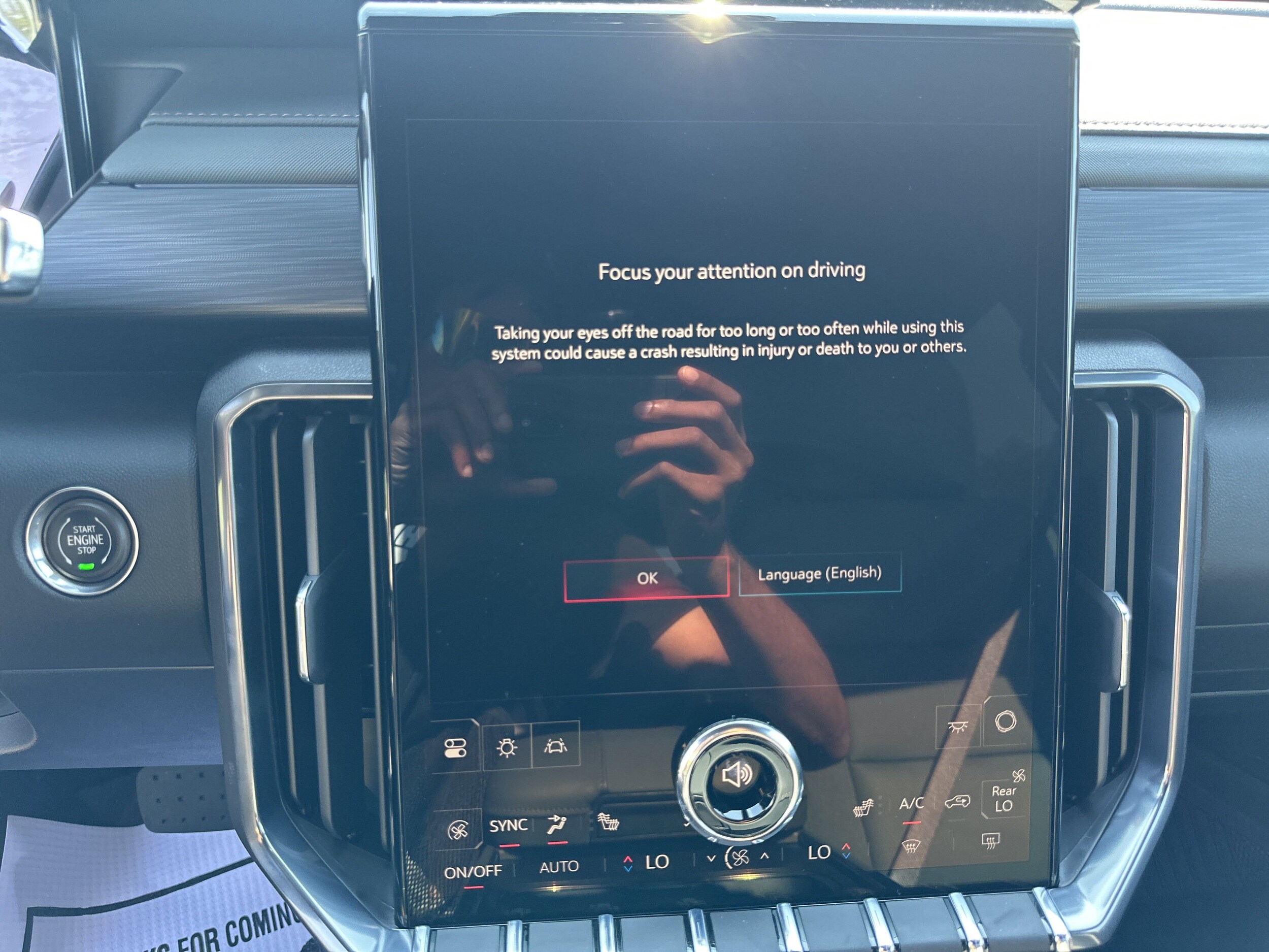 2025 GMC Acadia AT4 - Photo 30