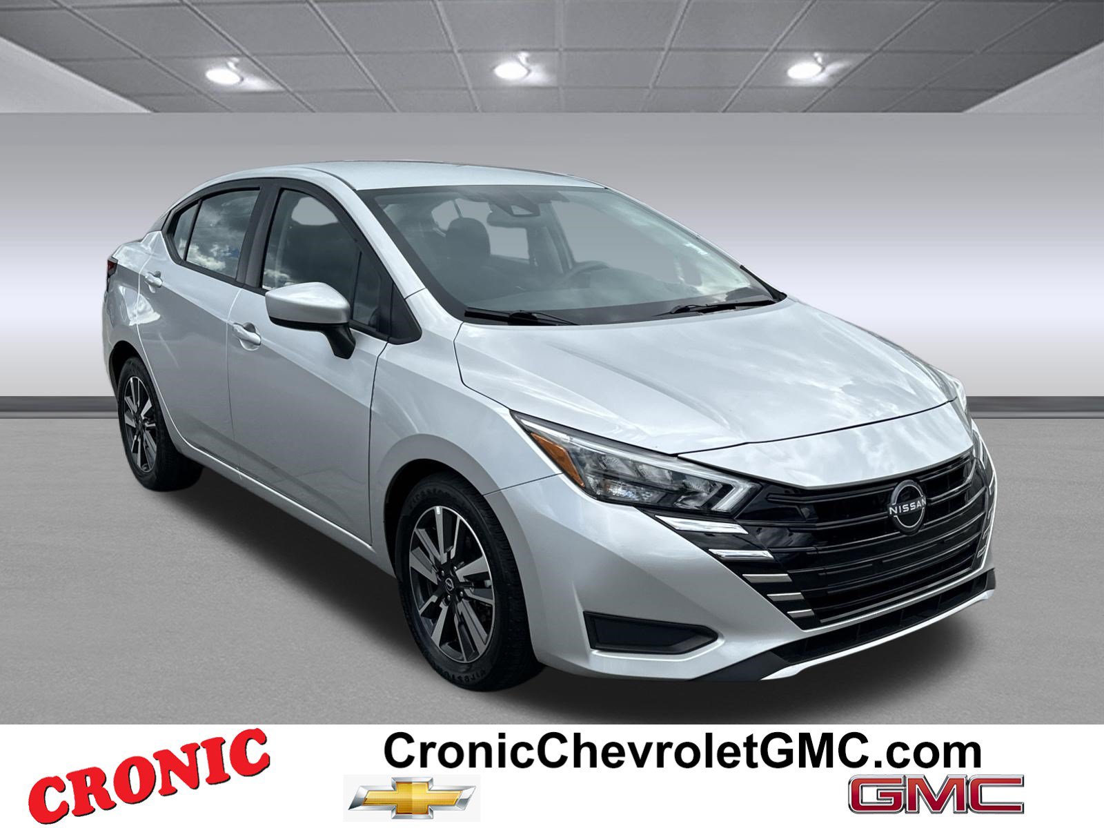 Brilliant Silve 2025 Nissan Versa Sedan Front-Wheel Drive Automatic