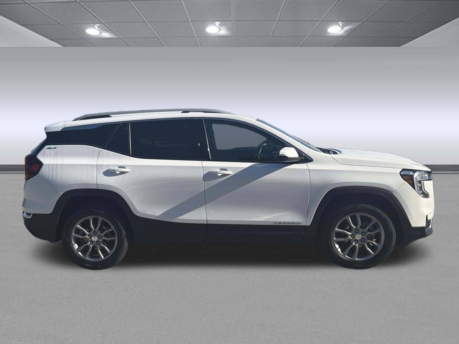Used 2024 GMC Terrain SLT SUV