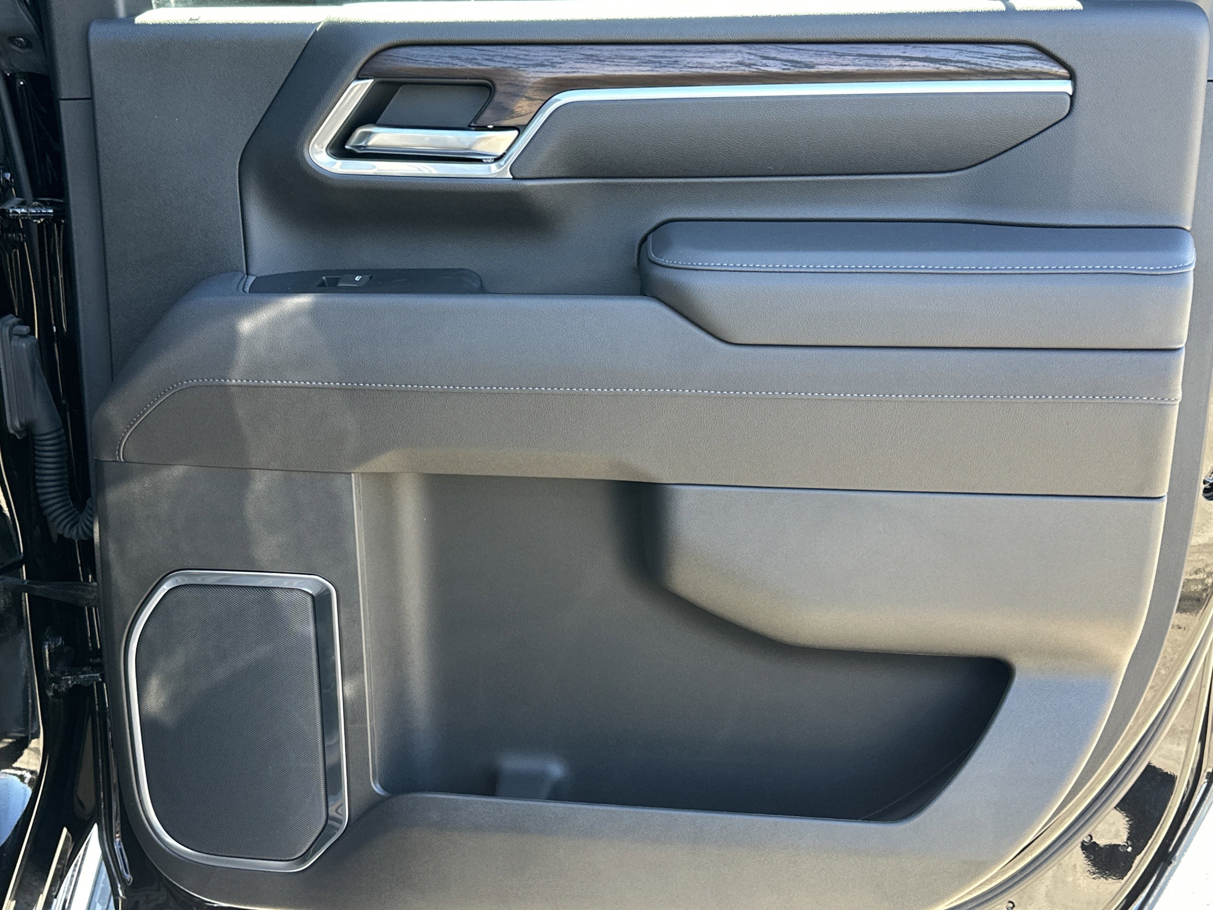 2025 GMC Sierra 2500HD SLT - Photo 16