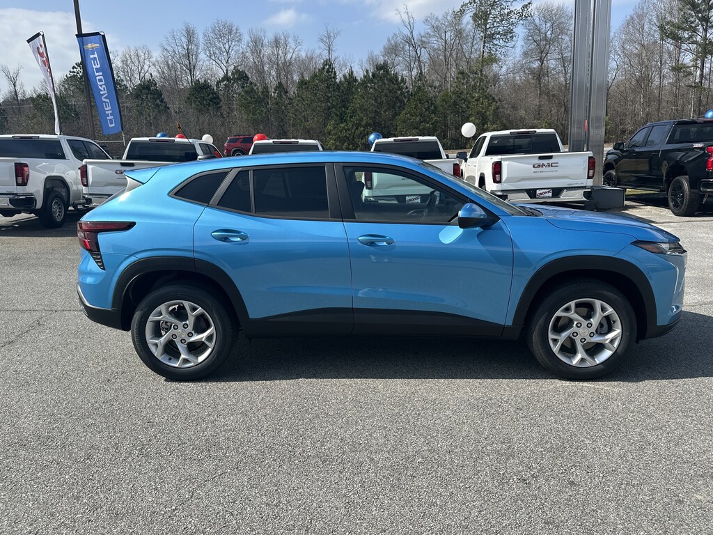 New 2026 Chevrolet Trax LS SUV