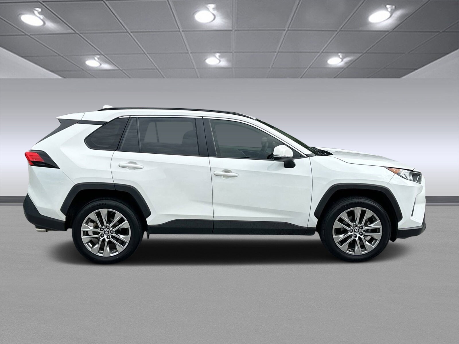 Used 2020 Toyota RAV4 XLE Premium with VIN JTMC1RFV1LD520464 for sale in Griffin, GA